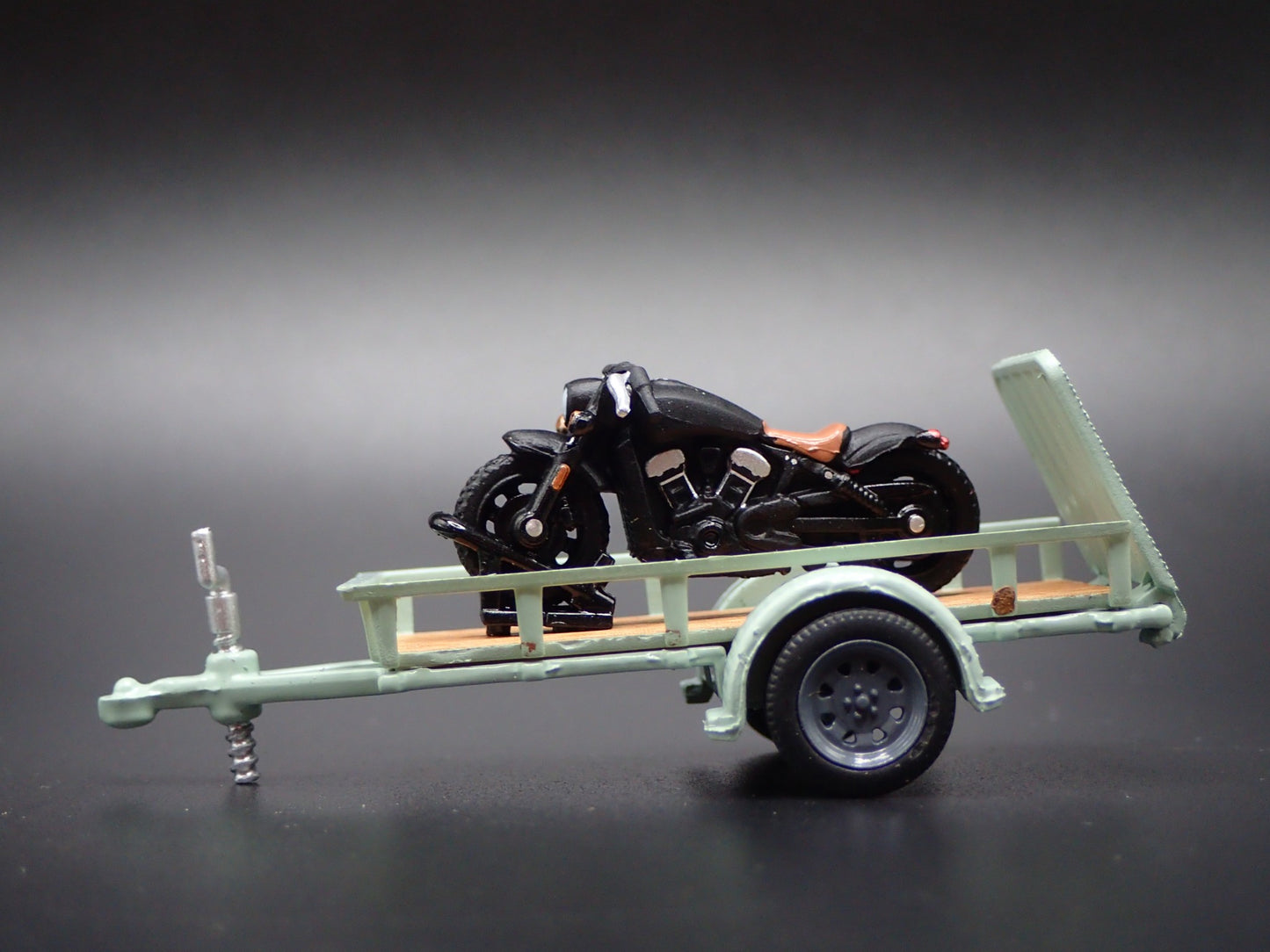 UTILITY TRAILER w 2020 INDIAN SCOUT BOBBER MOTORCYCLE 1:64 SCALE  DIECAST MODEL