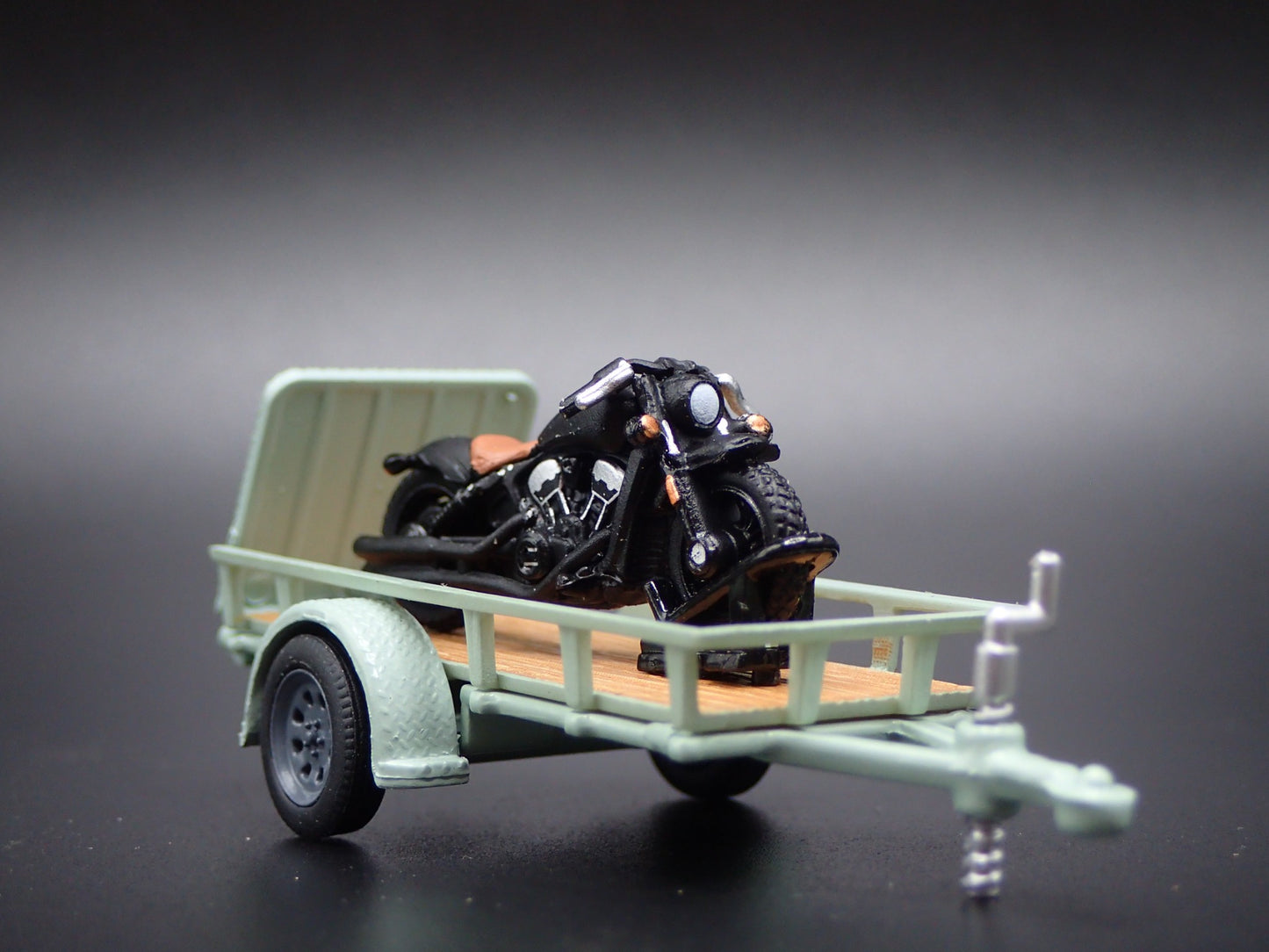 UTILITY TRAILER w 2020 INDIAN SCOUT BOBBER MOTORCYCLE 1:64 SCALE  DIECAST MODEL