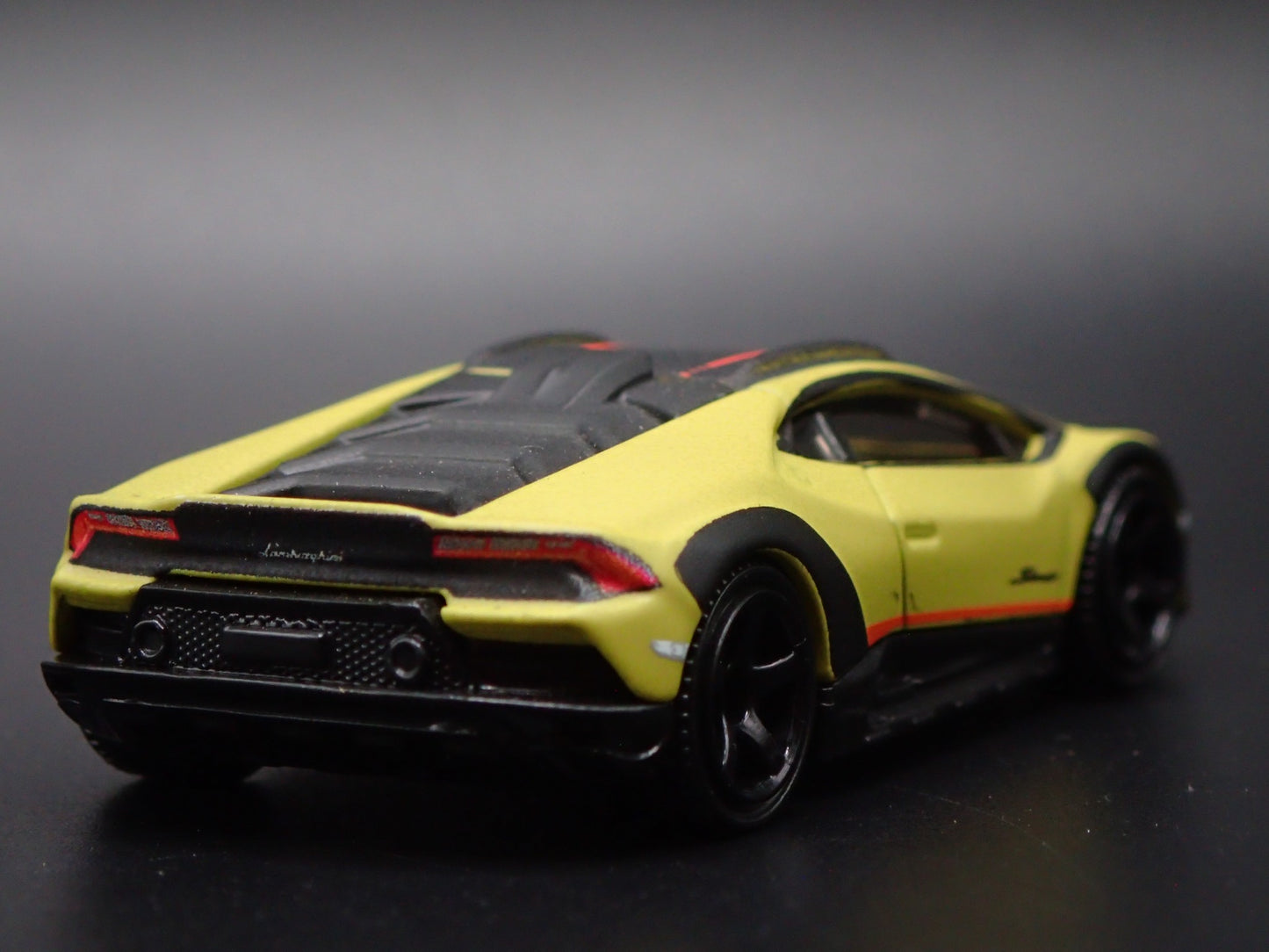 2023-2024 LAMBORGHINI HURACAN STERRATO SUPER CAR 1:64 SCALE DIECAST MODEL CAR