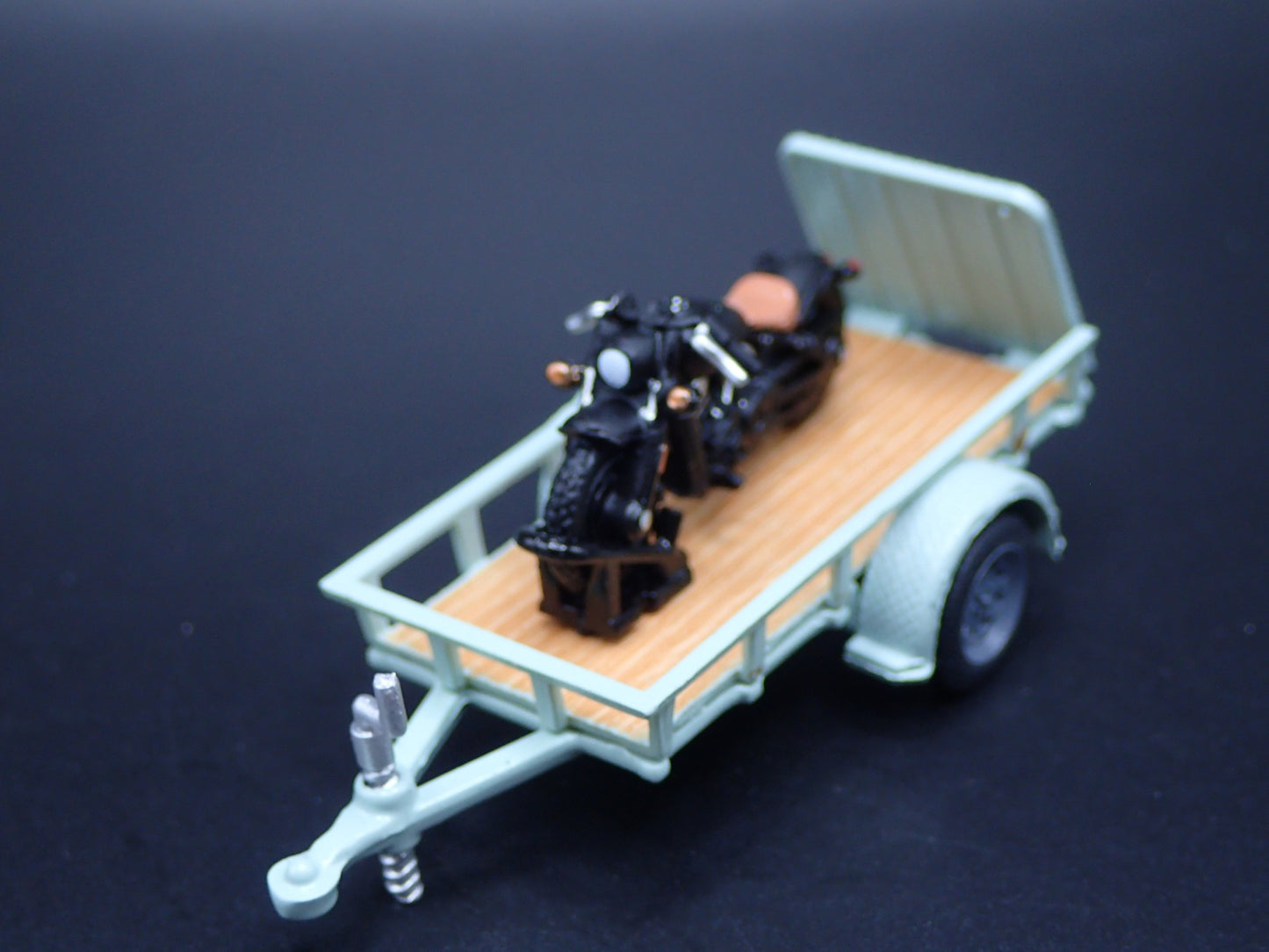 UTILITY TRAILER w 2020 INDIAN SCOUT BOBBER MOTORCYCLE 1:64 SCALE  DIECAST MODEL