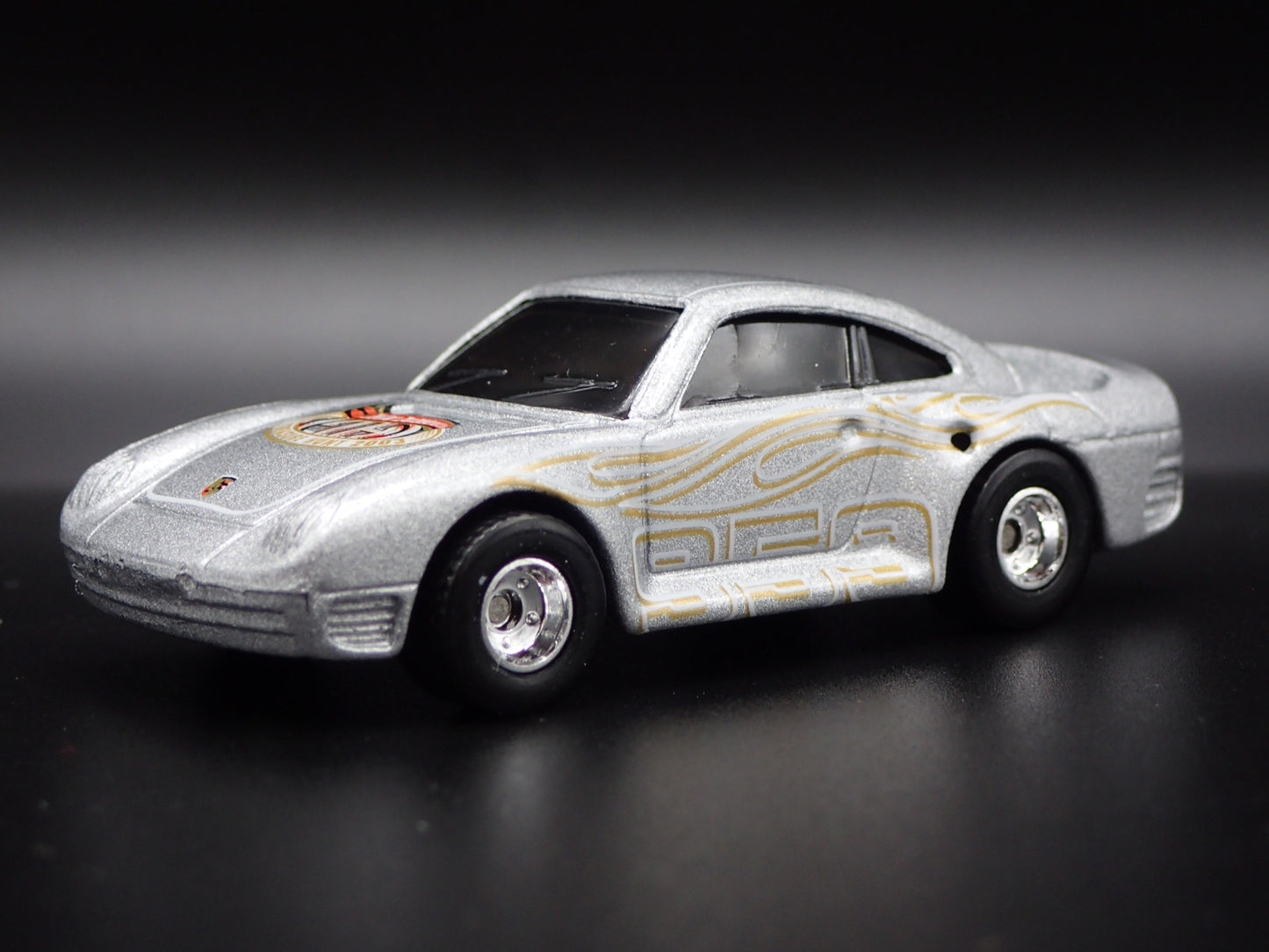 1986-1993 PORSCHE 959 SILVER 1:64 SCALE COLLECTIBLE DIORAMA DIECAST MODEL CAR