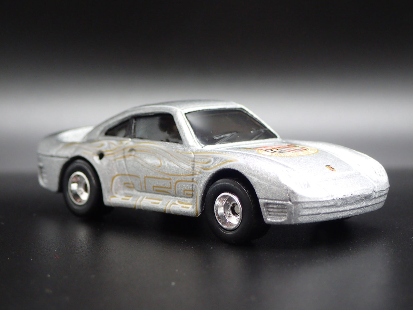 1986-1993 PORSCHE 959 SILVER 1:64 SCALE COLLECTIBLE DIORAMA DIECAST MODEL CAR