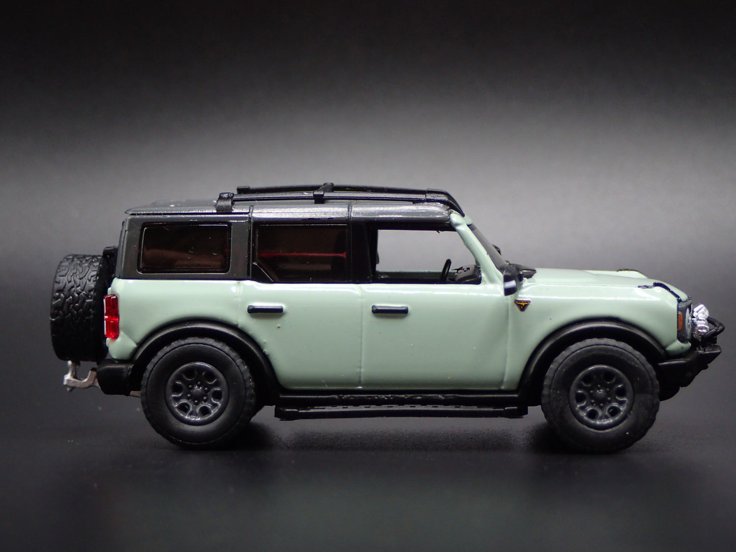 2021-2026 FORD BRONCO 4 FOUR DOOR w HITCH GREEN 1:64 SCALE DIECAST MODEL CAR