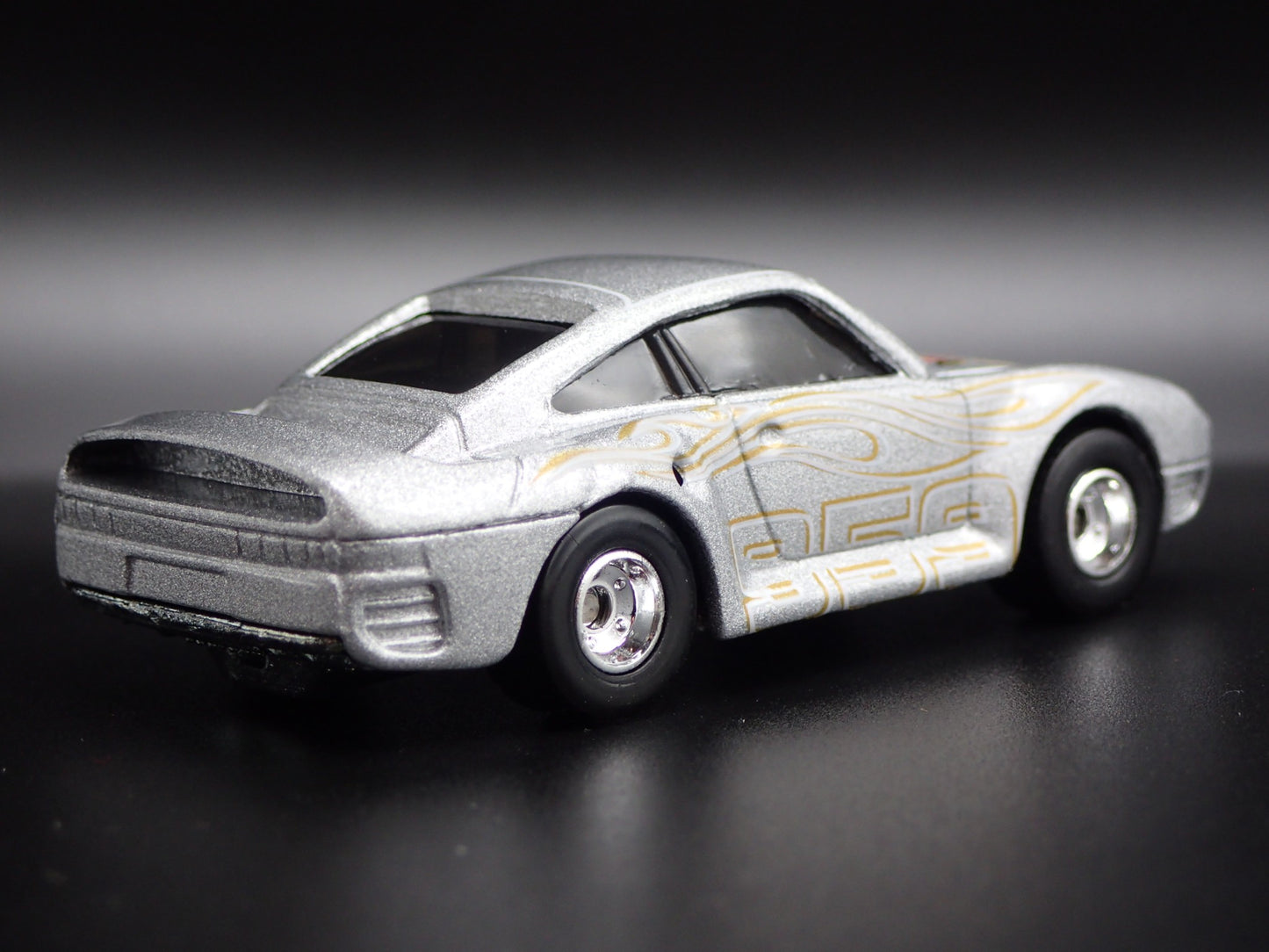 1986-1993 PORSCHE 959 SILVER 1:64 SCALE COLLECTIBLE DIORAMA DIECAST MODEL CAR