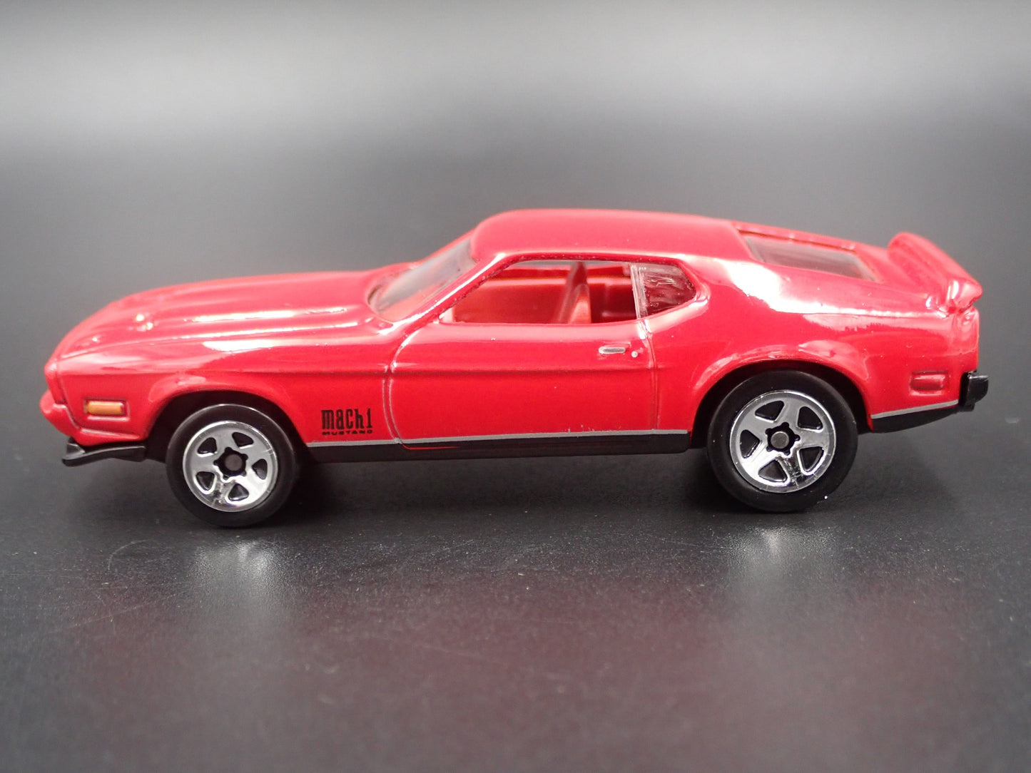 1971 71 FORD MUSTANG MACH 1 FASTBACK JAMES BOND  1:64 SCALE DIECAST MODEL CAR