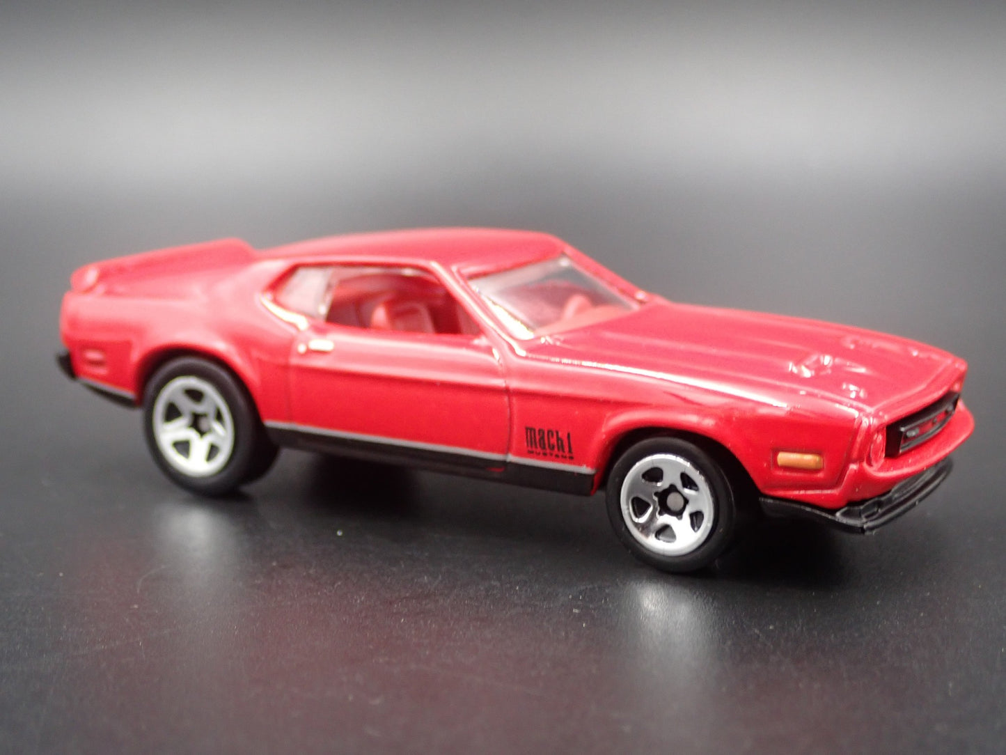 1971 71 FORD MUSTANG MACH 1 FASTBACK JAMES BOND  1:64 SCALE DIECAST MODEL CAR
