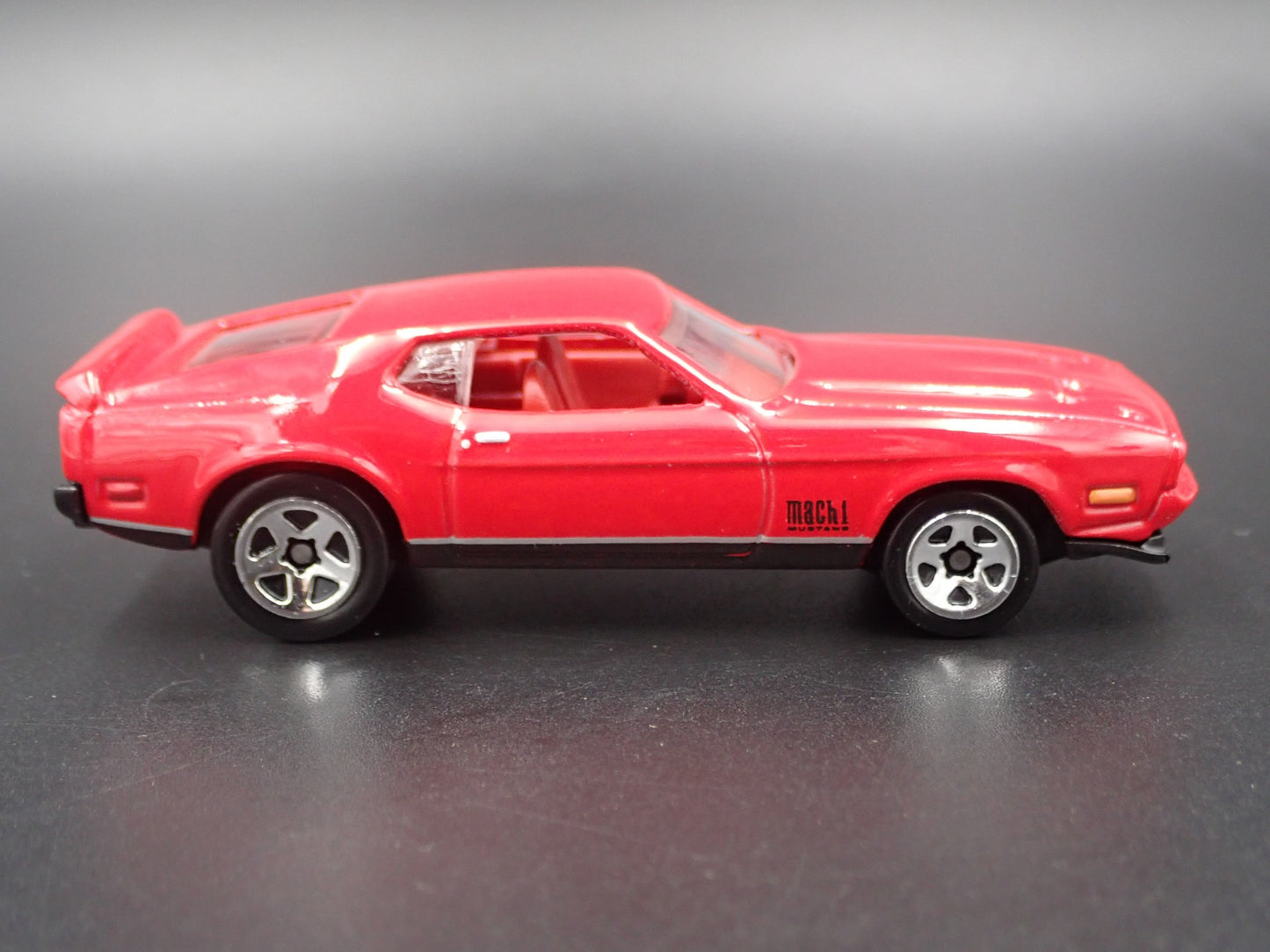 1971 71 FORD MUSTANG MACH 1 FASTBACK JAMES BOND  1:64 SCALE DIECAST MODEL CAR