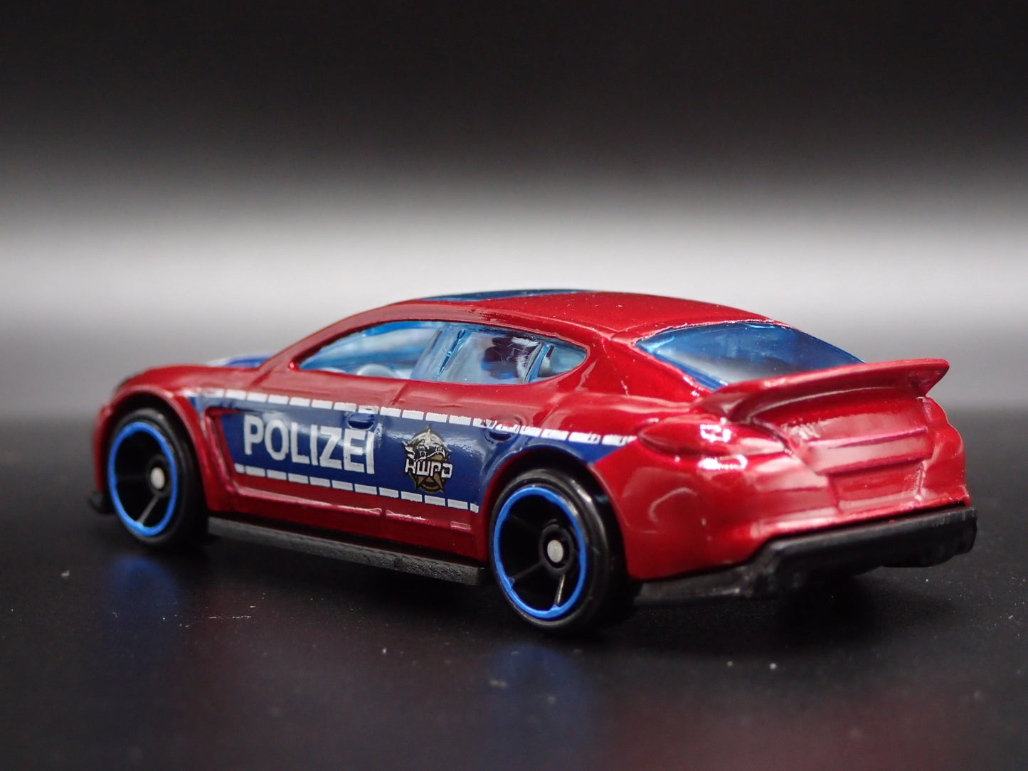 2009-2016 PORSCHE PANAMERA POLICE POLIZEI 1:64 SCALE DIORAMA DIECAST MODEL CAR