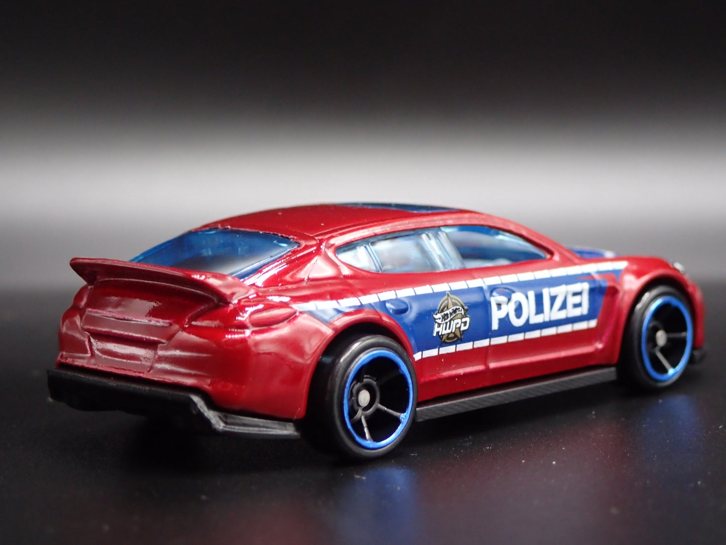 2009-2016 PORSCHE PANAMERA POLICE POLIZEI 1:64 SCALE DIORAMA DIECAST MODEL CAR