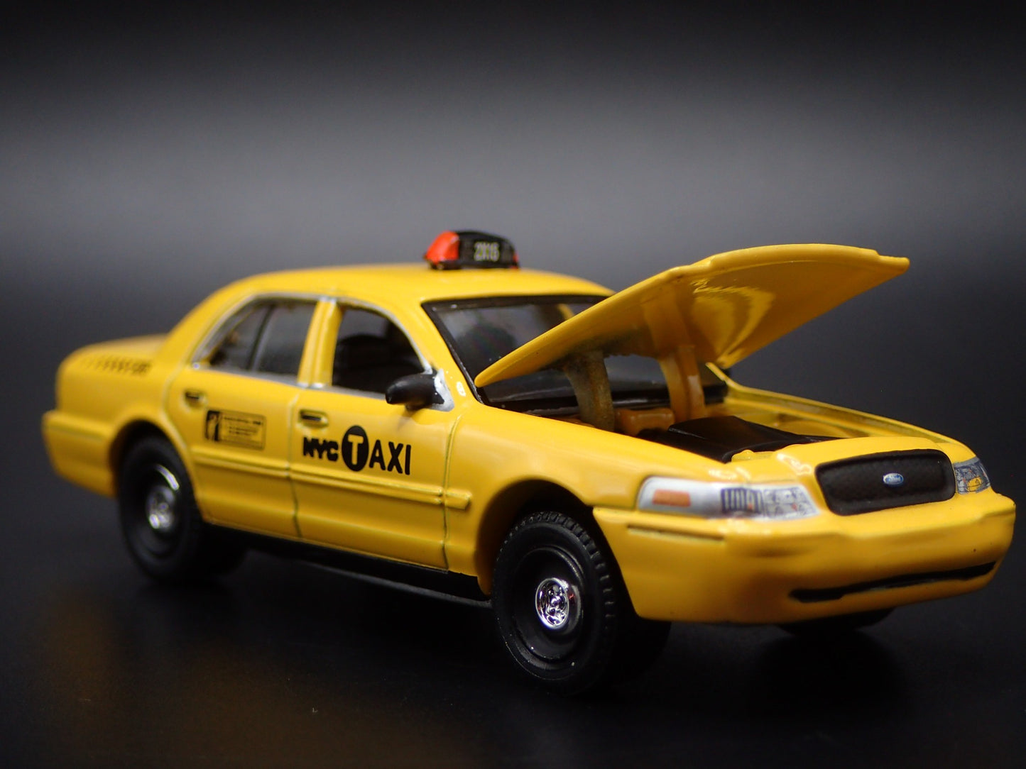 1998-2012 FORD CROWN VICTORIA NYC TAXI CAB NEW YORK 1:64 SCALE DIECAST MODEL CAR