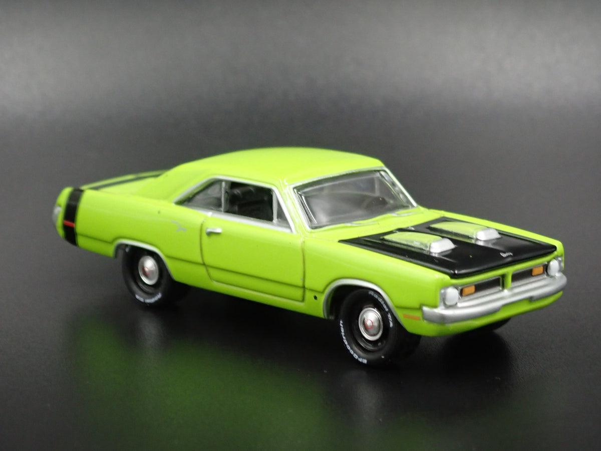 1970 70 DODGE DART SWINGER 340 GREEN 1:64 SCALE COLLECTIBLE DIECAST MODEL CAR