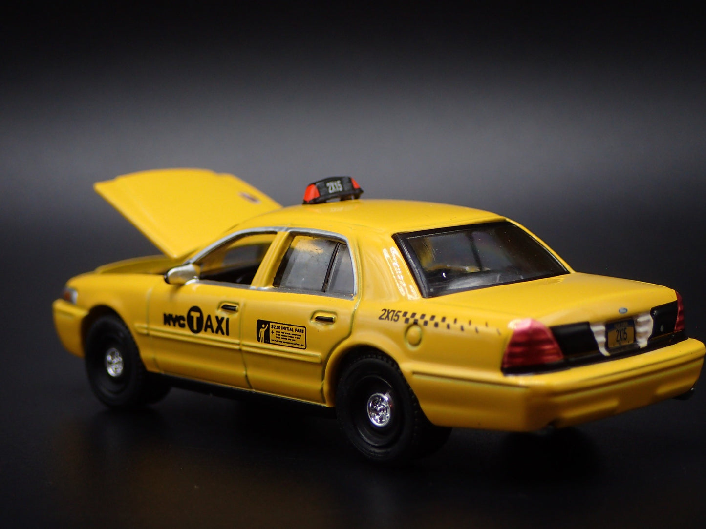 1998-2012 FORD CROWN VICTORIA NYC TAXI CAB NEW YORK 1:64 SCALE DIECAST MODEL CAR