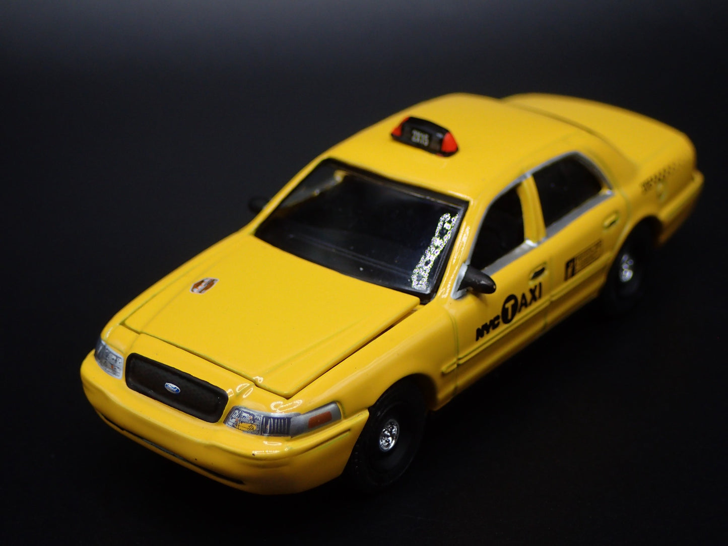 1998-2012 FORD CROWN VICTORIA NYC TAXI CAB NEW YORK 1:64 SCALE DIECAST MODEL CAR