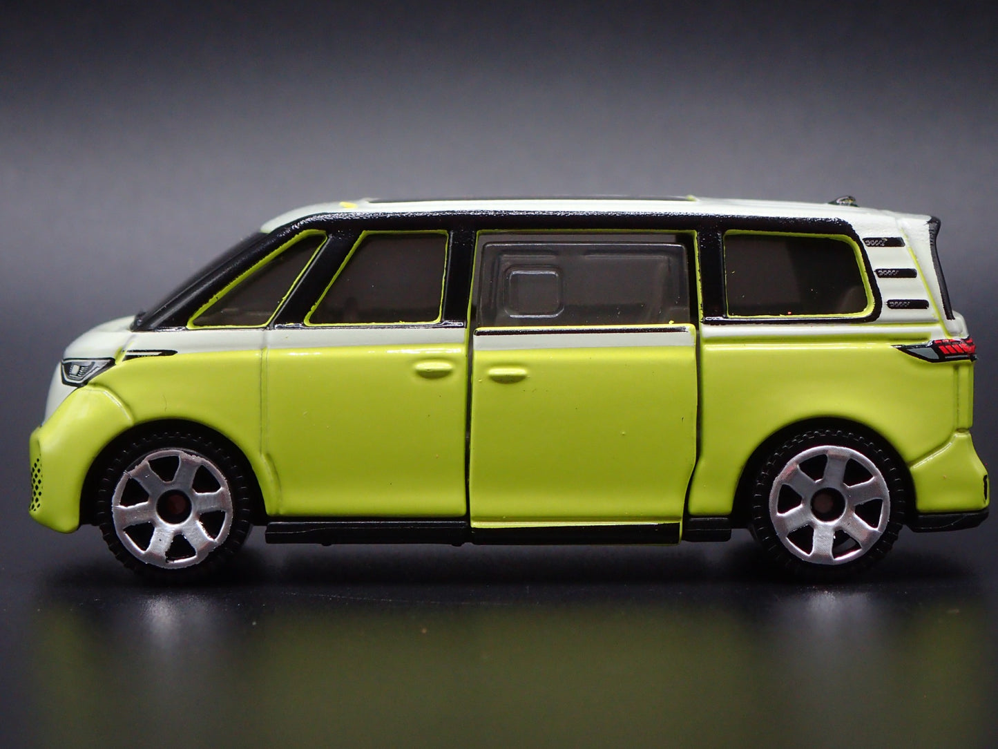 2025 25 VW VOLKSWAGEN ID BUZZ ELECTRIC CAR YELLOW 1:64 SCALE DIECAST MODEL CAR