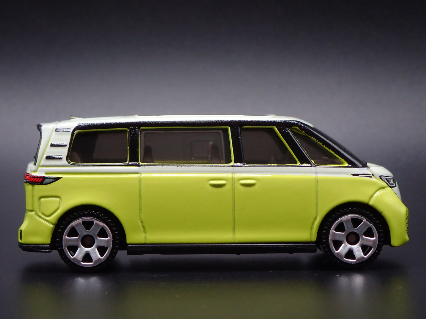 2025 25 VW VOLKSWAGEN ID BUZZ ELECTRIC CAR YELLOW 1:64 SCALE DIECAST MODEL CAR