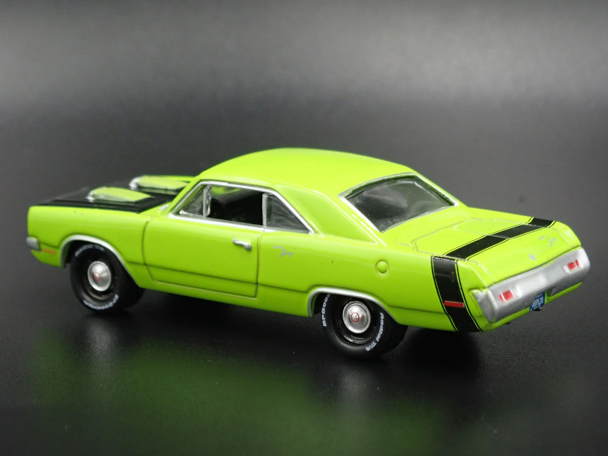 1970 70 DODGE DART SWINGER 340 GREEN 1:64 SCALE COLLECTIBLE DIECAST MODEL CAR