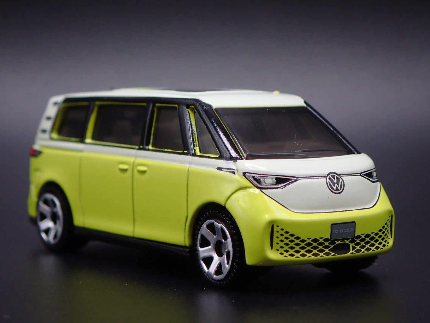 2025 25 VW VOLKSWAGEN ID BUZZ ELECTRIC CAR YELLOW 1:64 SCALE DIECAST MODEL CAR
