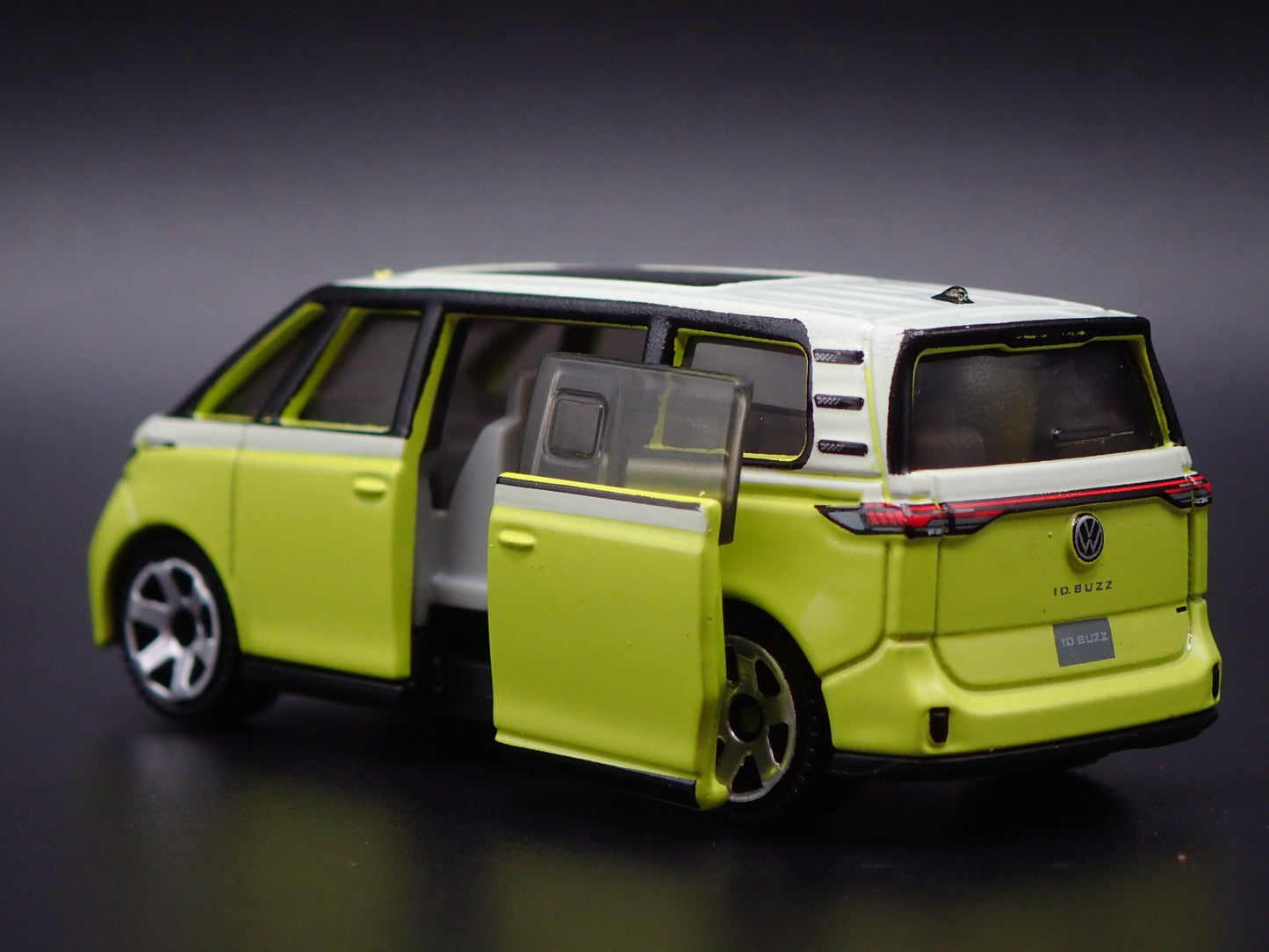 2025 25 VW VOLKSWAGEN ID BUZZ ELECTRIC CAR YELLOW 1:64 SCALE DIECAST MODEL CAR