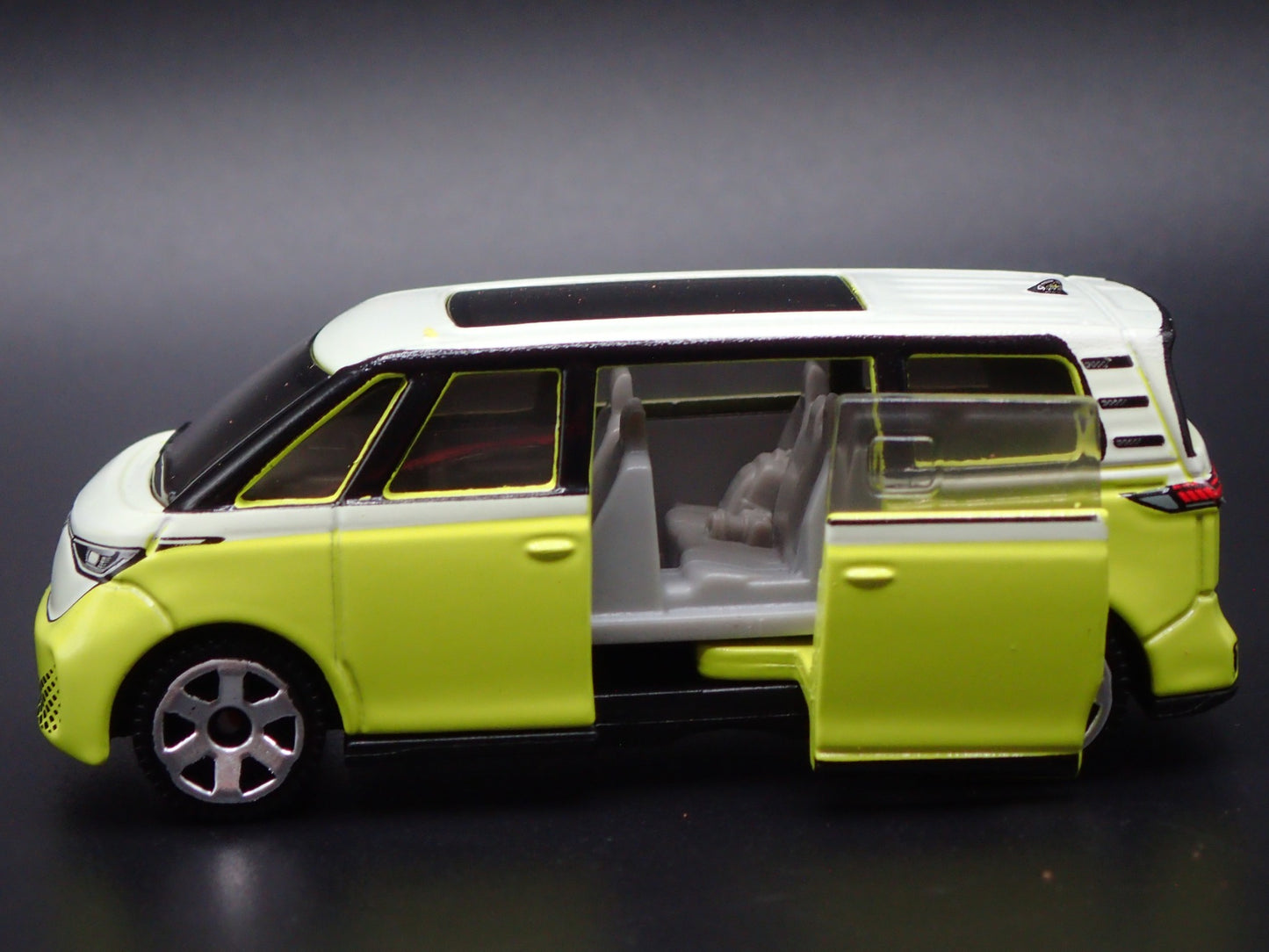 2025 25 VW VOLKSWAGEN ID BUZZ ELECTRIC CAR YELLOW 1:64 SCALE DIECAST MODEL CAR