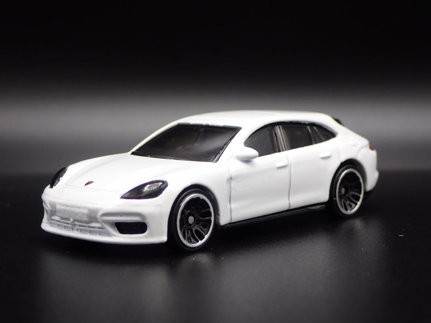 2016-2024 PORSCHE PANAMERA TURBO S E-HYBRID SPORTS TURISMO 1:64 SCALE MODEL CAR