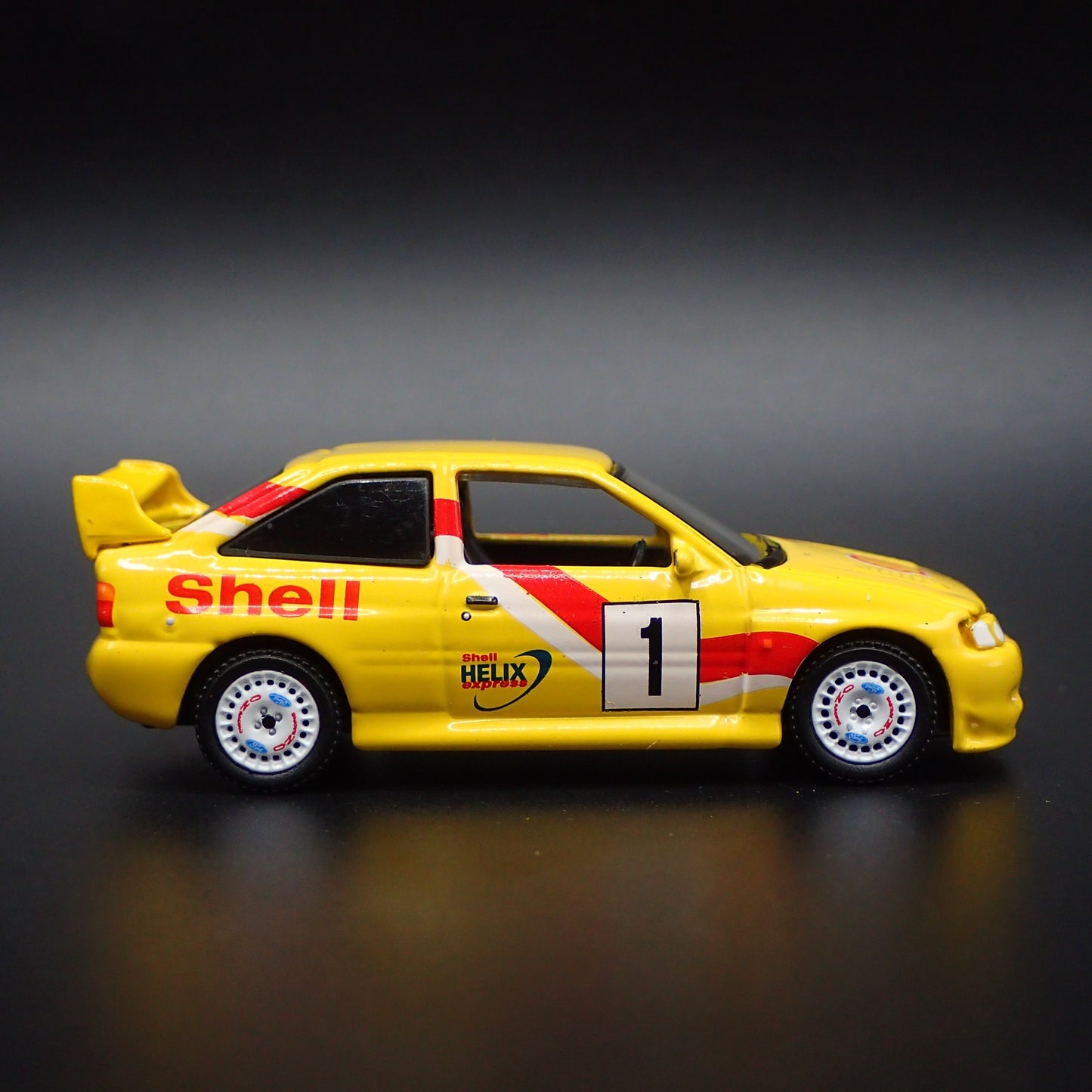 1996 96 FORD ESCORT RS COSWORTH SHELL OIL 1:64 SCALE DIORAMA DIECAST MODEL CAR