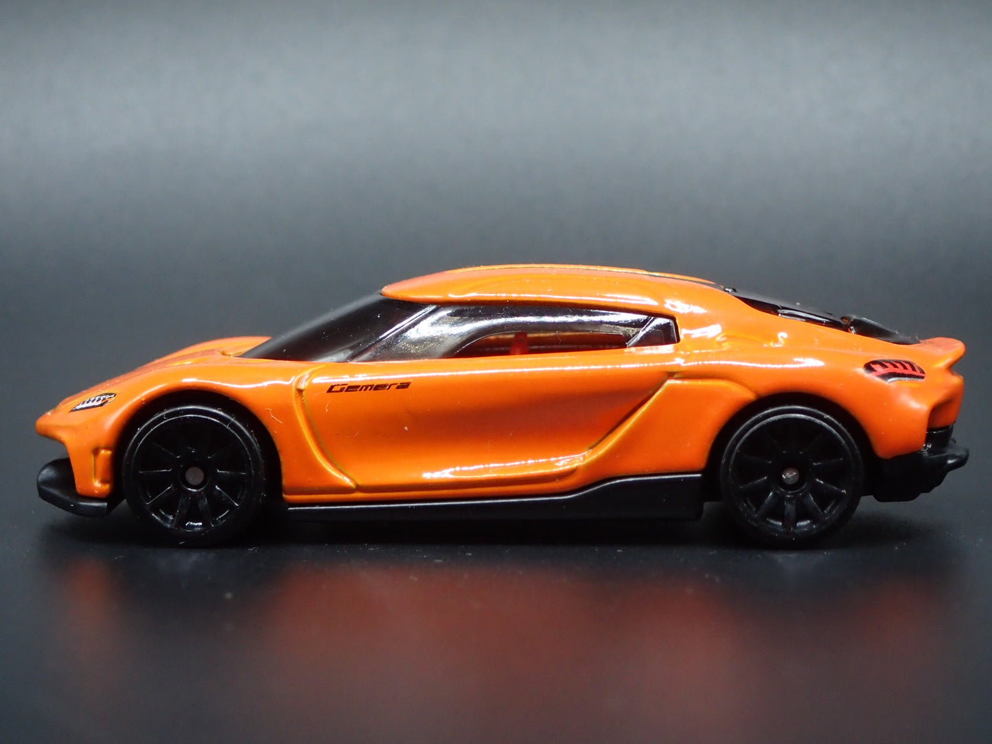 2024-2025 KOENIGSEGG GEMERA SUPER CAR ORANGE 1:64 SCALE  DIECAST MODEL CAR