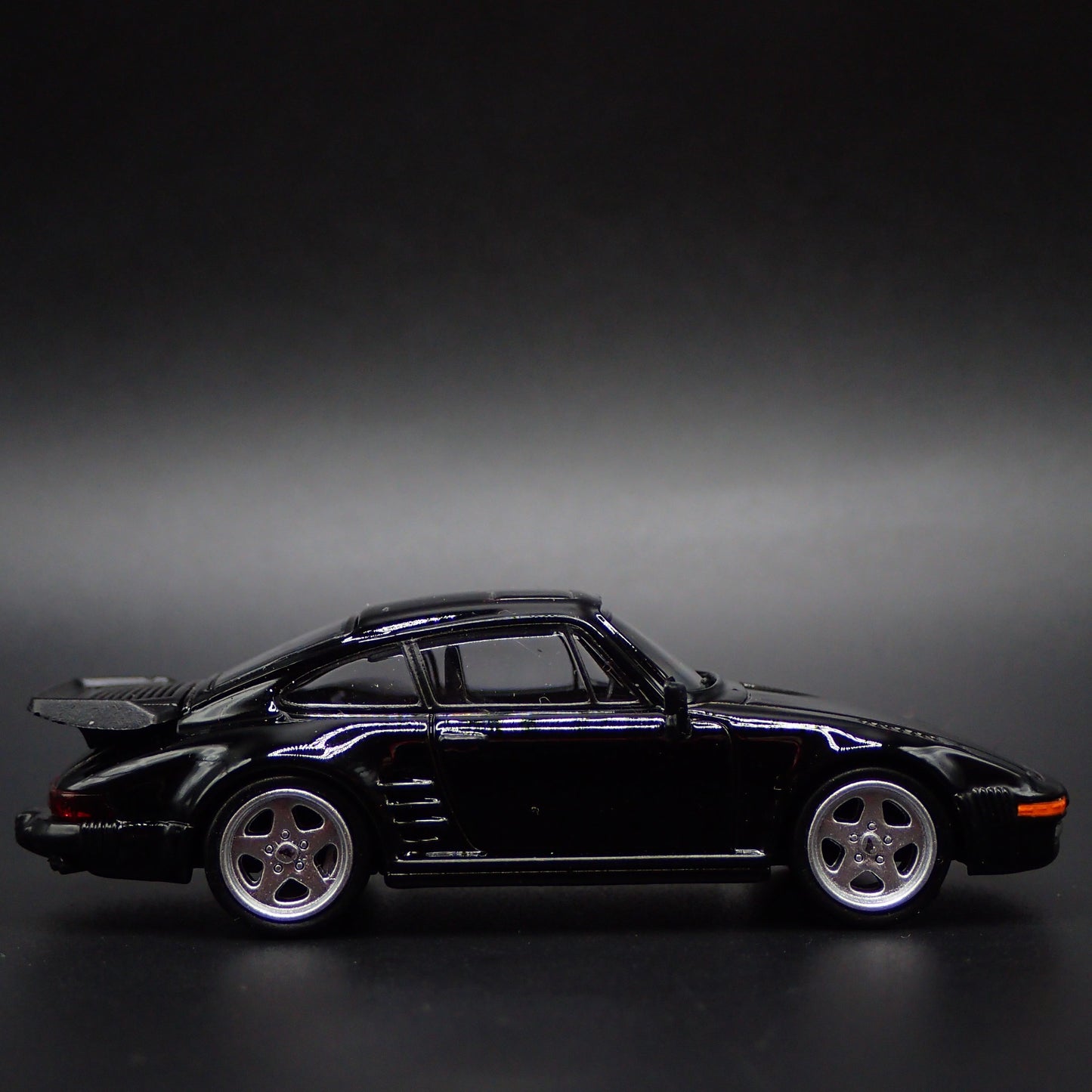1983-1989 PORSCHE 911 CARRERA RUF BTR SLANTNOSE 1:64 SCALE DIECAST MODEL CAR