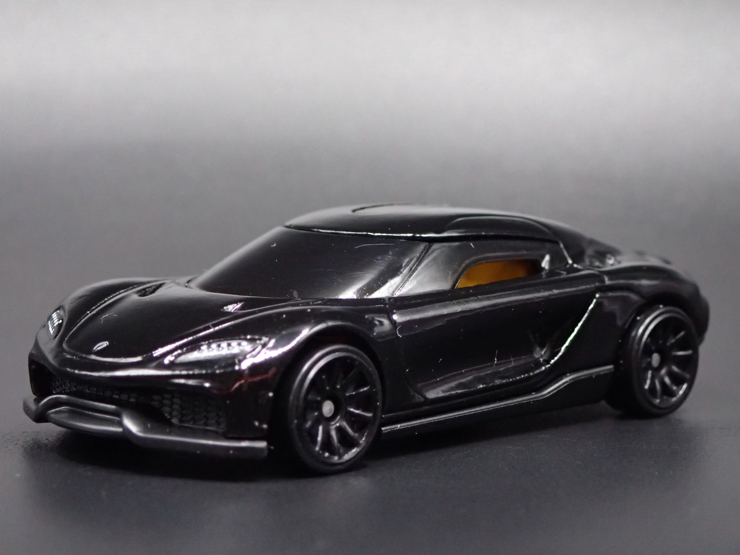 2024-2025 KOENIGSEGG GEMERA SUPER CAR BLACK 1:64 SCALE DIORAMA DIECAST MODEL CAR