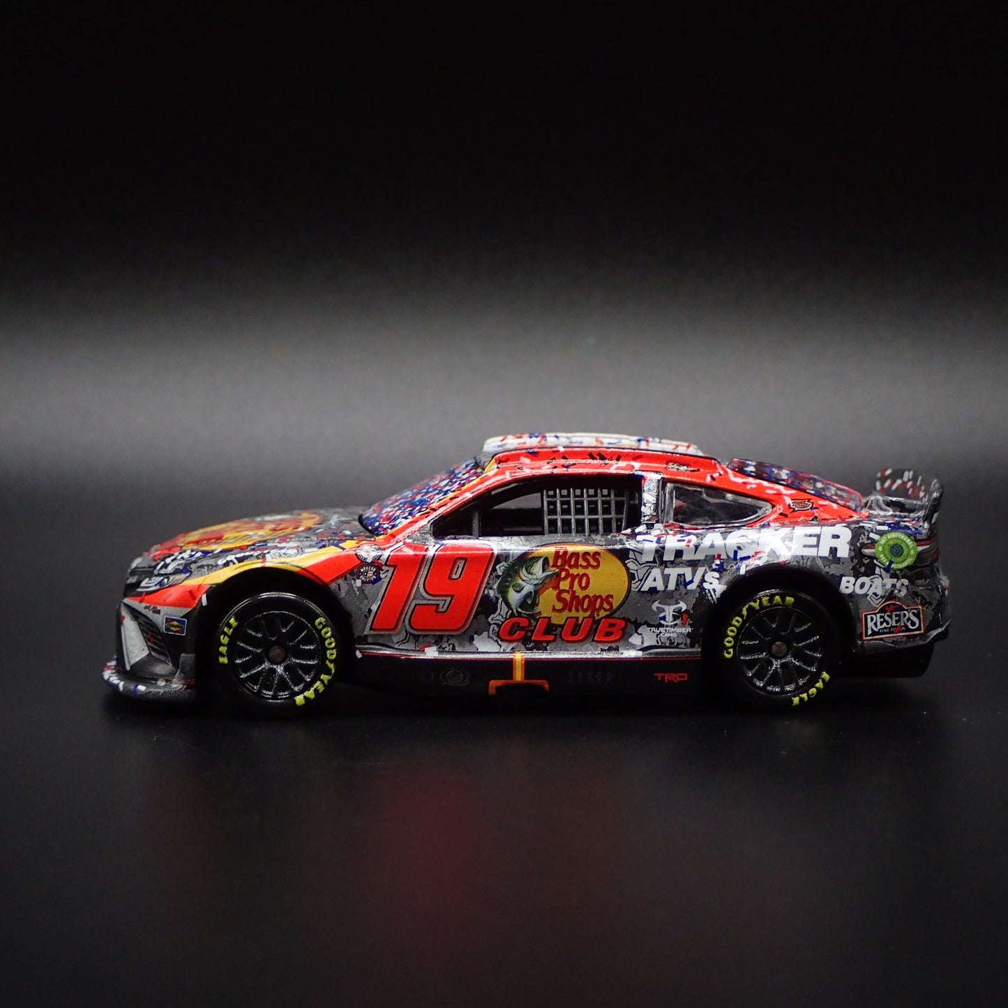 2023 23 TOYOTA CAMRY #19 MARTIN TRUEX JR BASS PRO SHOPS NASCAR 1:64 DIECAST CAR