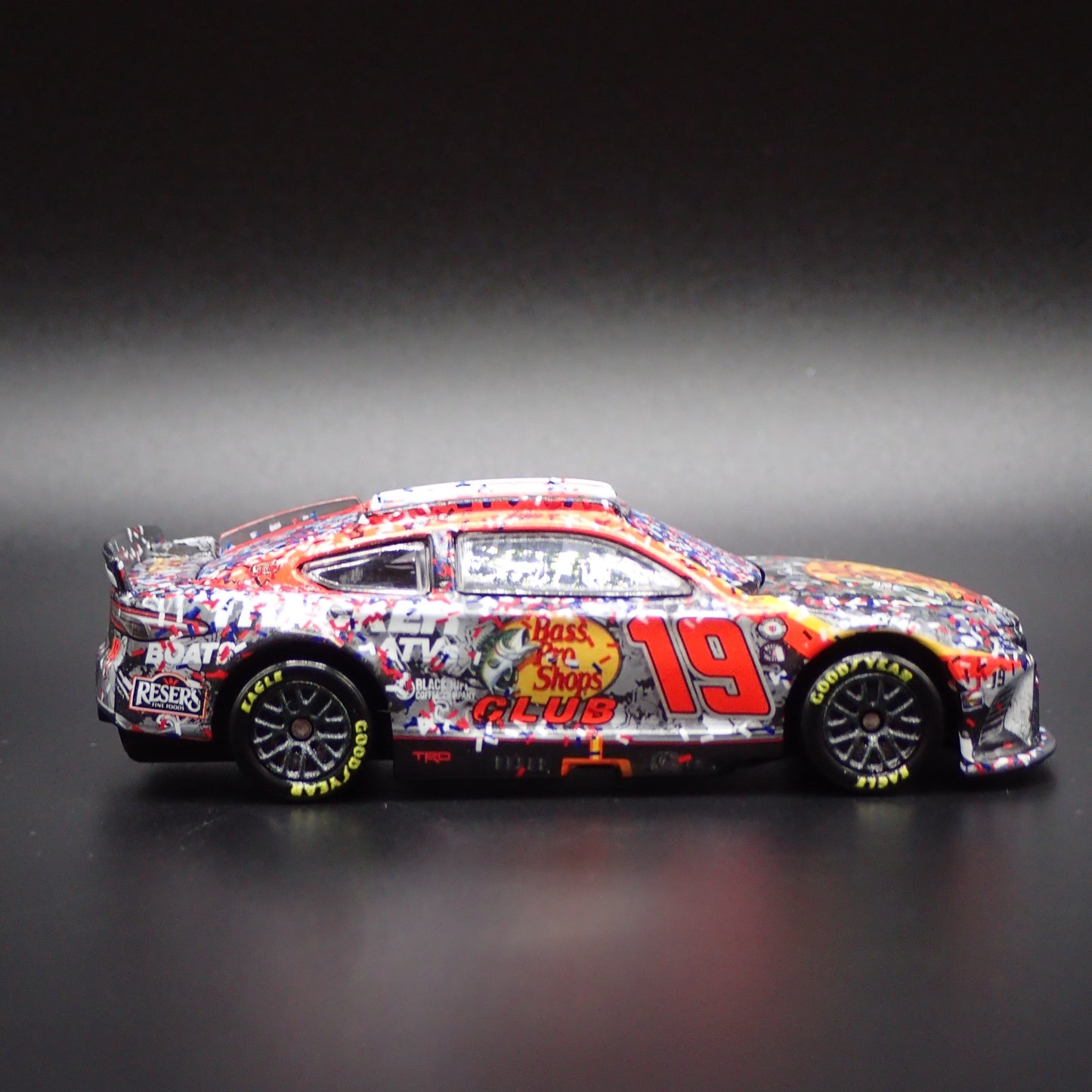 2023 23 TOYOTA CAMRY #19 MARTIN TRUEX JR BASS PRO SHOPS NASCAR 1:64 DIECAST CAR