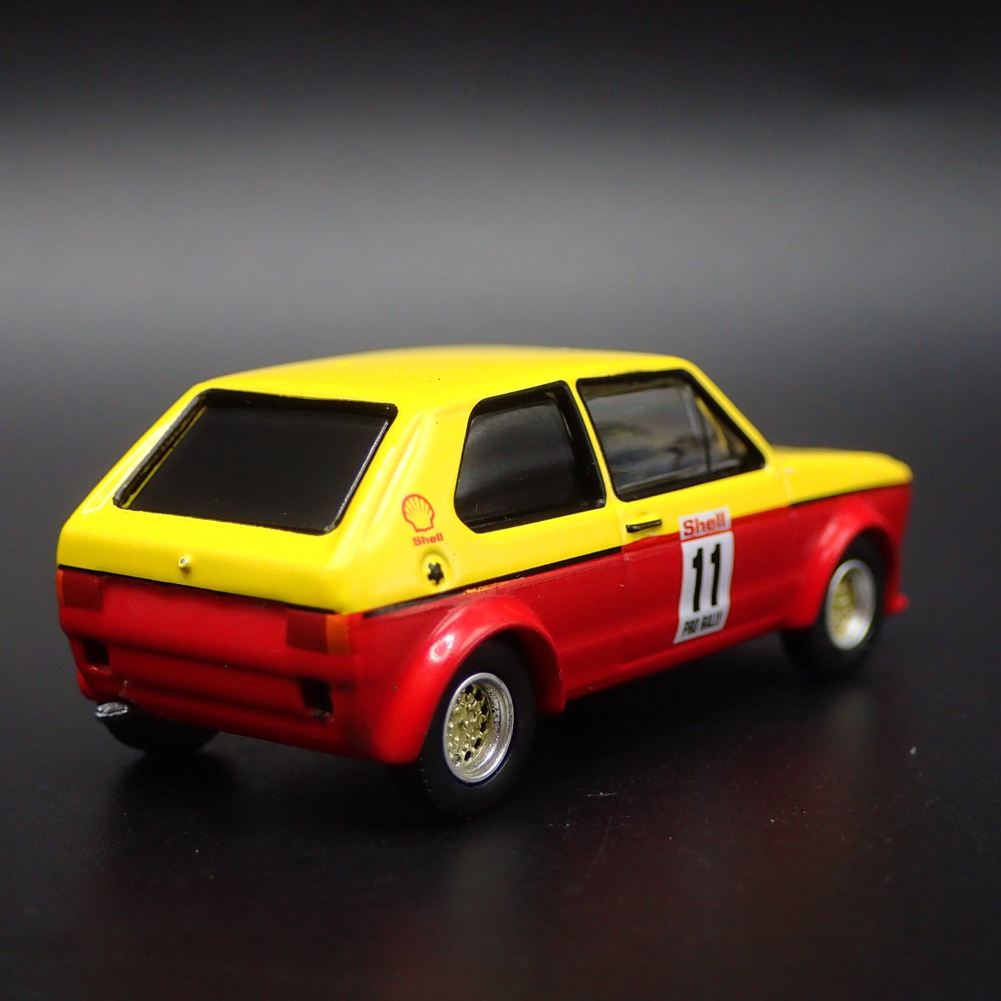 1978 78 VW VOLKSWAGEN RABBIT MK1 SHELL OIL 1:64 SCALE DIORAMA DIECAST MODEL CAR