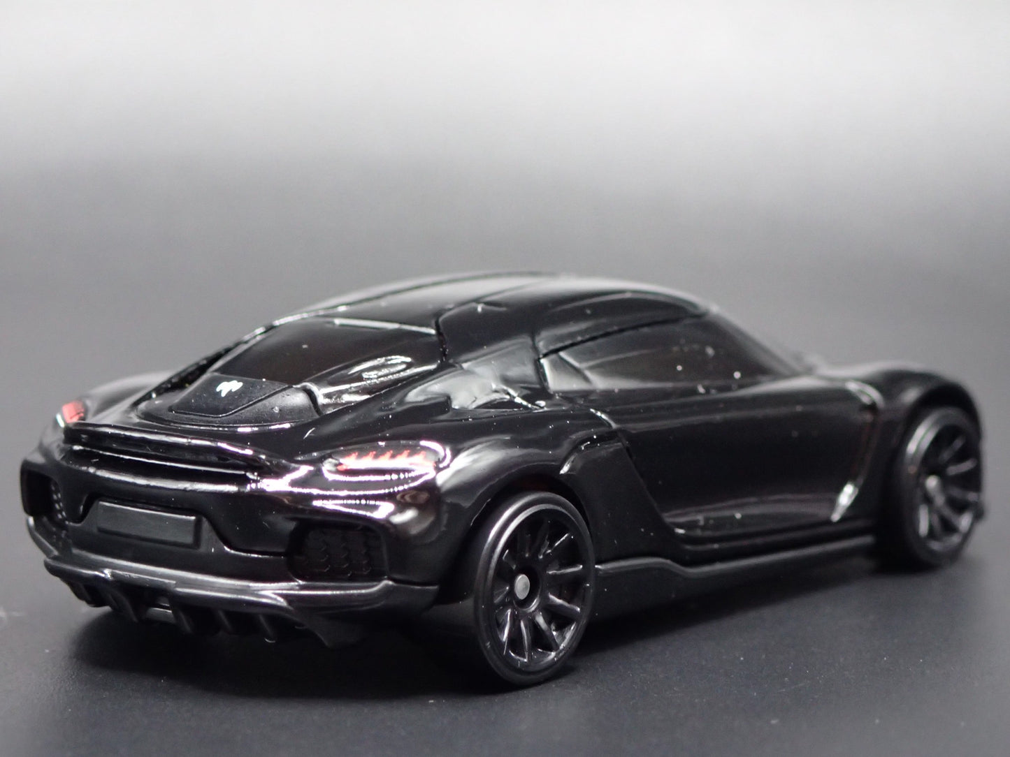 2024-2025 KOENIGSEGG GEMERA SUPER CAR BLACK 1:64 SCALE DIORAMA DIECAST MODEL CAR