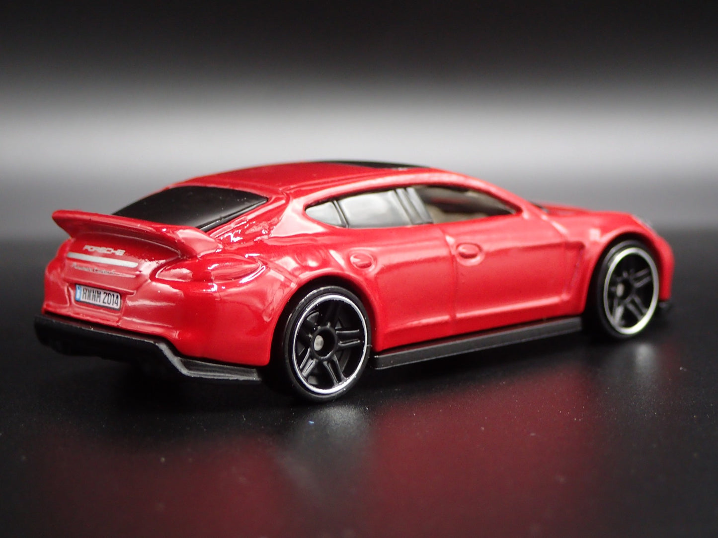 2009-2016 PORSCHE PANAMERA RED 1:64 SCALE COLLECTIBLE DIORAMA DIECAST MODEL CAR
