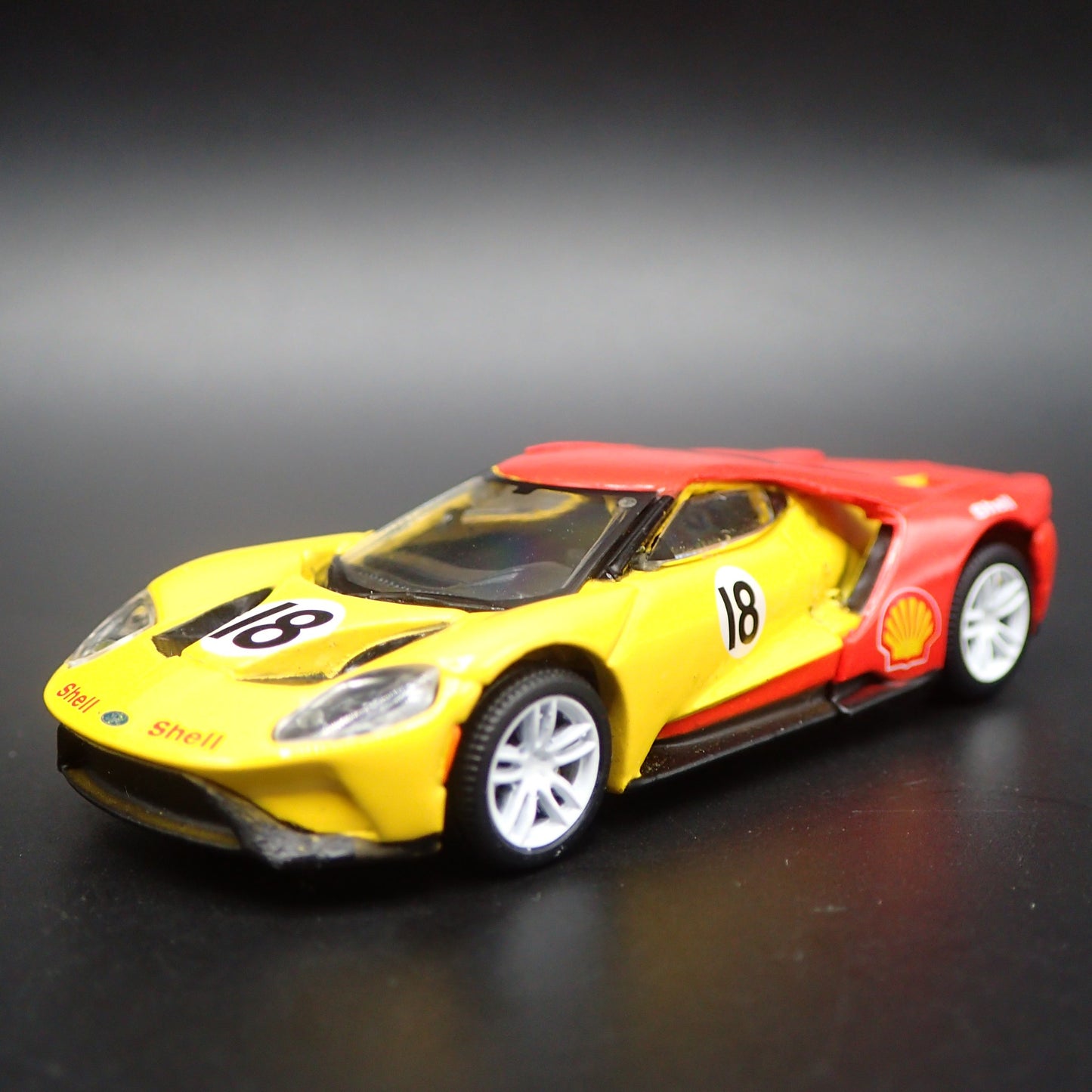 2017-2022 FORD GT SHELL OIL RACING SUPERCAR 1:64 SCALE DIORAMA DIECAST MODEL CAR