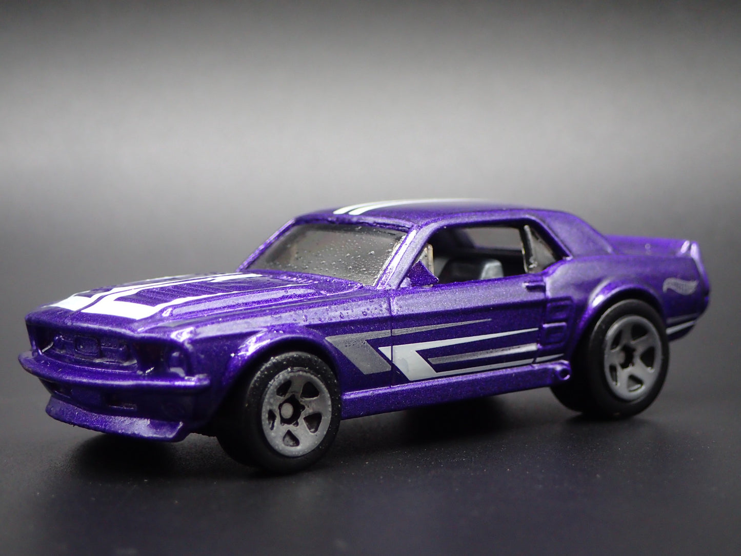 1967 67 FORD MUSTANG COUPE PURPLE 1:64 SCALE COLLECTIBLE DIECAST MODEL CAR