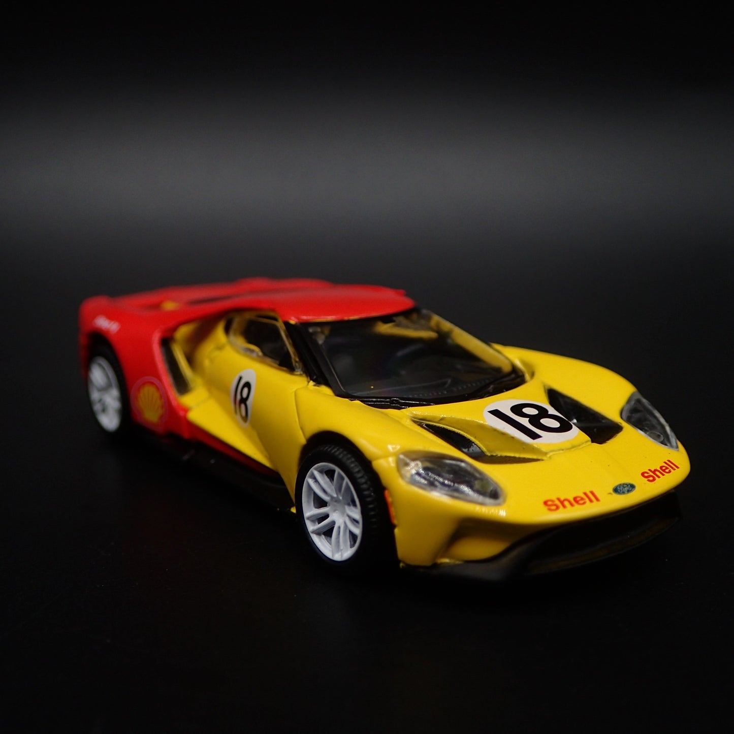 2017-2022 FORD GT SHELL OIL RACING SUPERCAR 1:64 SCALE DIORAMA DIECAST MODEL CAR