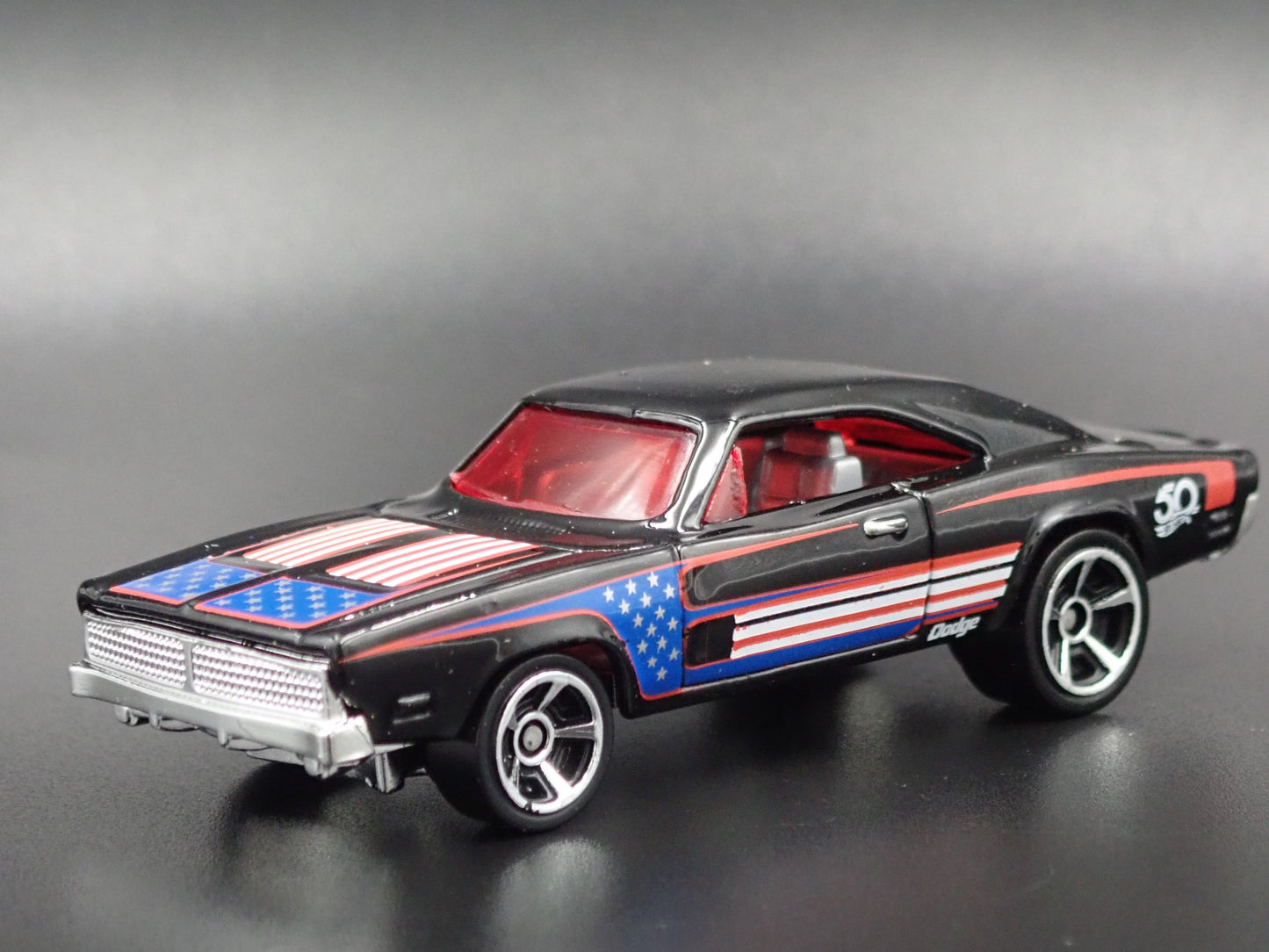 1969 69 DODGE CHARGER R/T BLACK 1:64 SCALE COLLECTIBLE DIORAMA DIECAST MODEL CAR