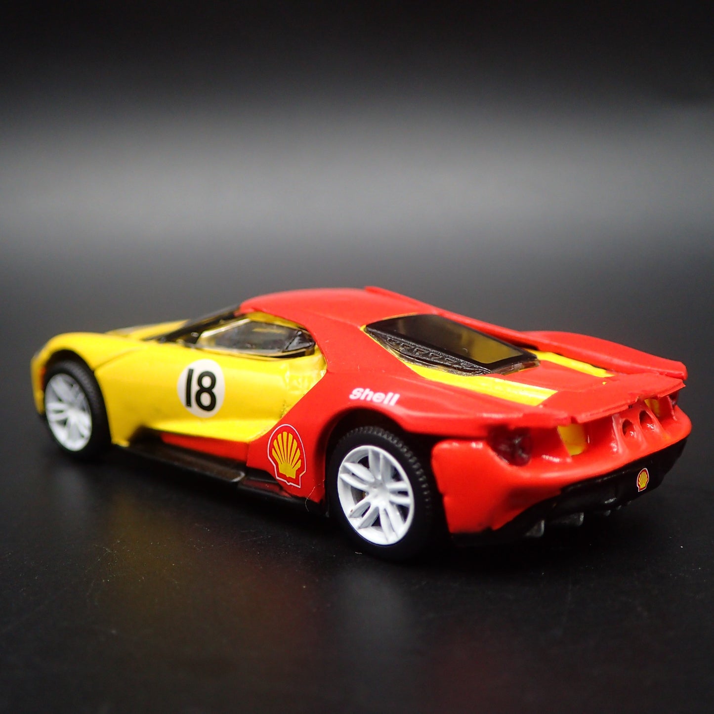 2017-2022 FORD GT SHELL OIL RACING SUPERCAR 1:64 SCALE DIORAMA DIECAST MODEL CAR