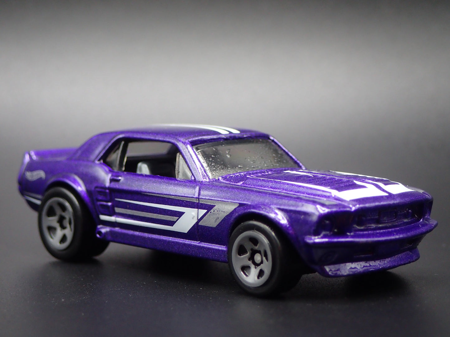 1967 67 FORD MUSTANG COUPE PURPLE 1:64 SCALE COLLECTIBLE DIECAST MODEL CAR