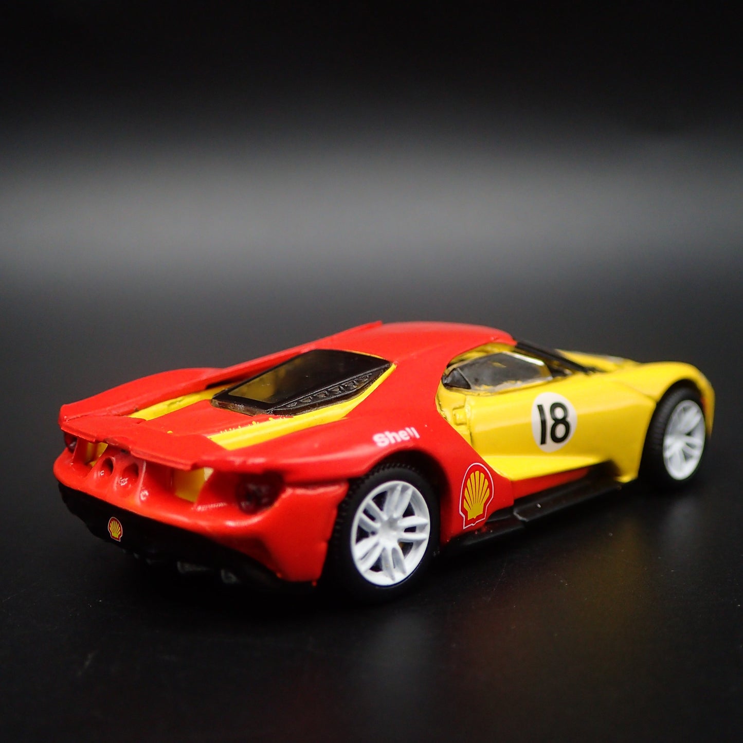 2017-2022 FORD GT SHELL OIL RACING SUPERCAR 1:64 SCALE DIORAMA DIECAST MODEL CAR