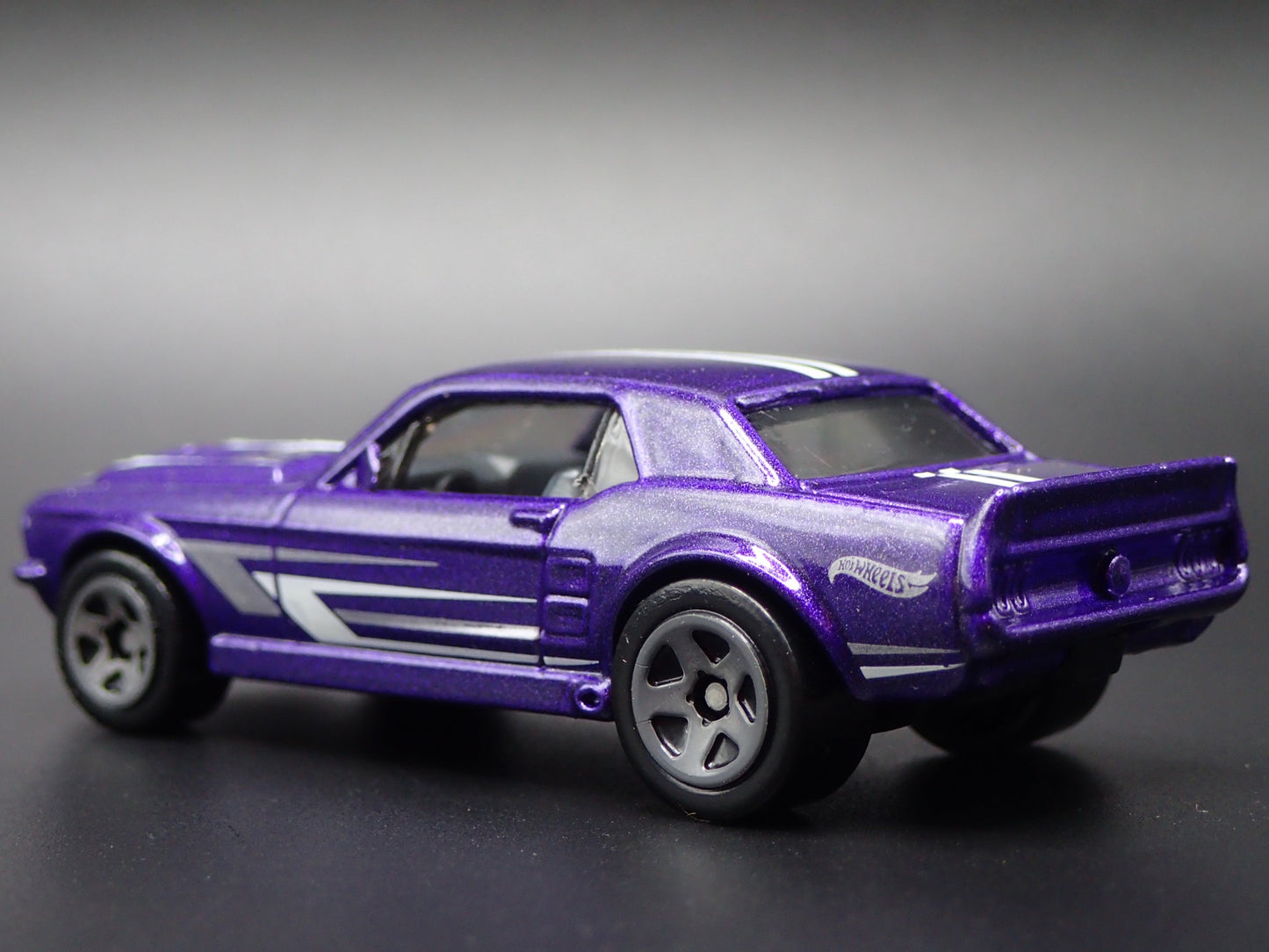 1967 67 FORD MUSTANG COUPE PURPLE 1:64 SCALE COLLECTIBLE DIECAST MODEL CAR