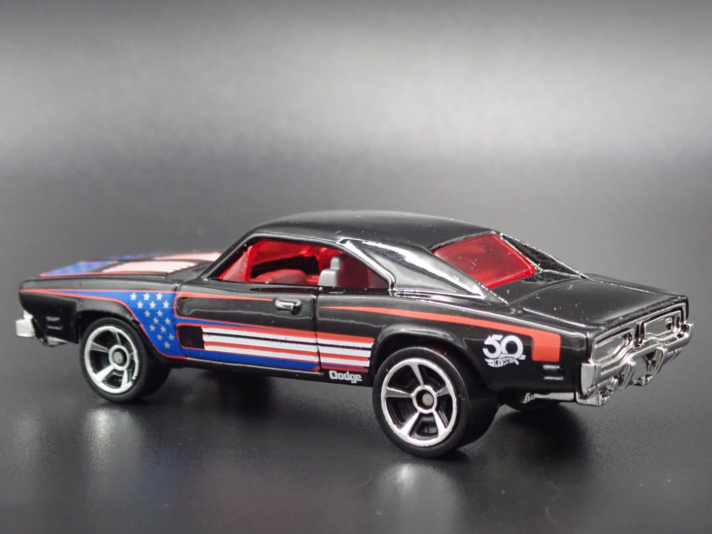 1969 69 DODGE CHARGER R/T BLACK 1:64 SCALE COLLECTIBLE DIORAMA DIECAST MODEL CAR