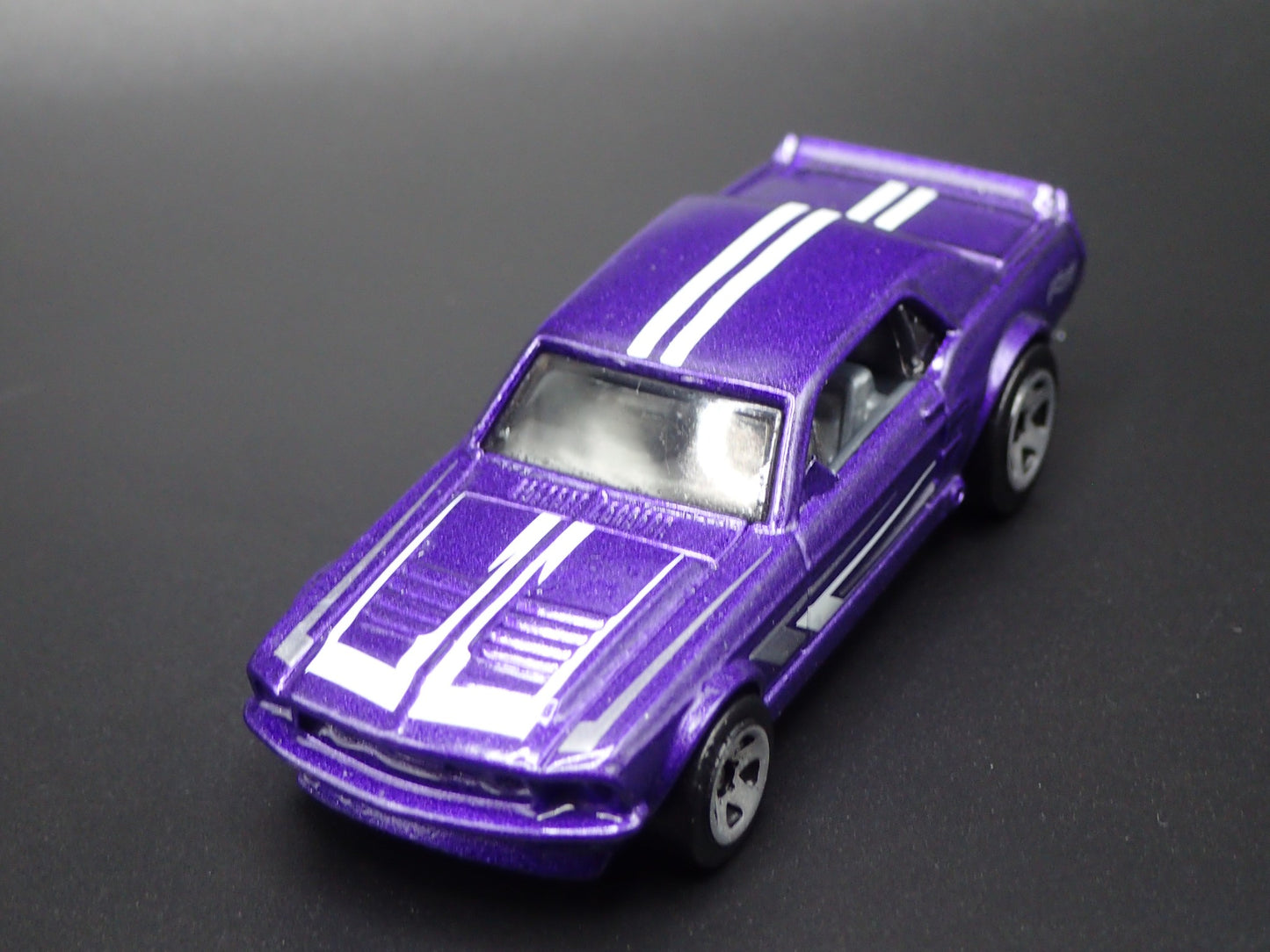 1967 67 FORD MUSTANG COUPE PURPLE 1:64 SCALE COLLECTIBLE DIECAST MODEL CAR
