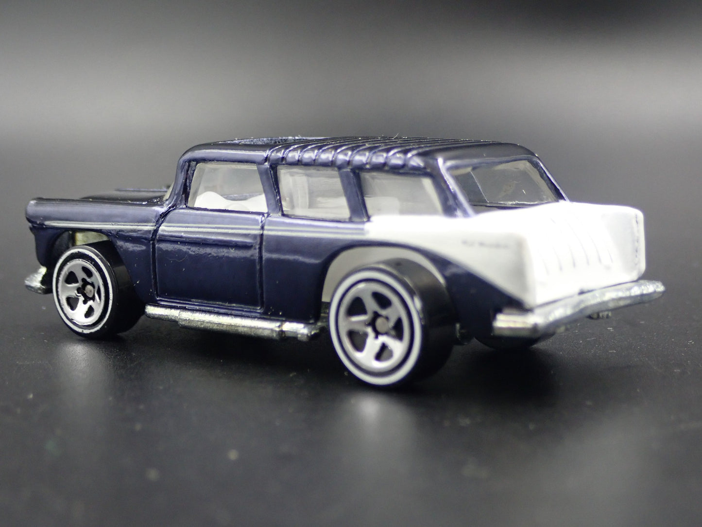 1955 55 CHEVY CHEVROLET NOMAD STATION WAGON BLUE 1:64 SCALE DIECAST MODEL CAR