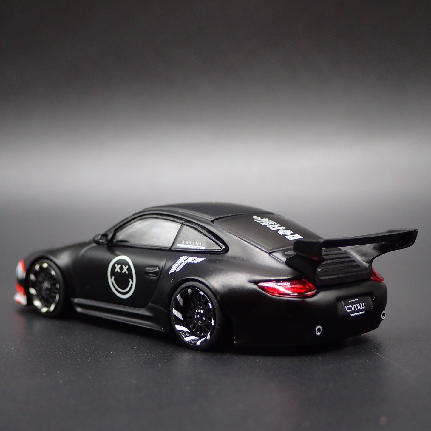 997 PORSCHE 911 OLD & NEW RARE 1:64 SCALE COLLECTIBLE DIORAMA DIECAST MODEL CAR