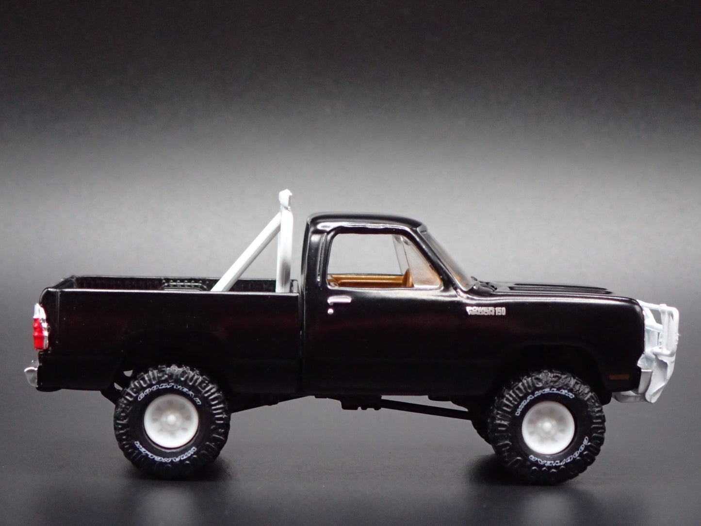 1978 78 DODGE 150 POWER WAGON PICKUP TRUCK. 1/64 SCALE DIORAMA DIECAST MODEL CAR