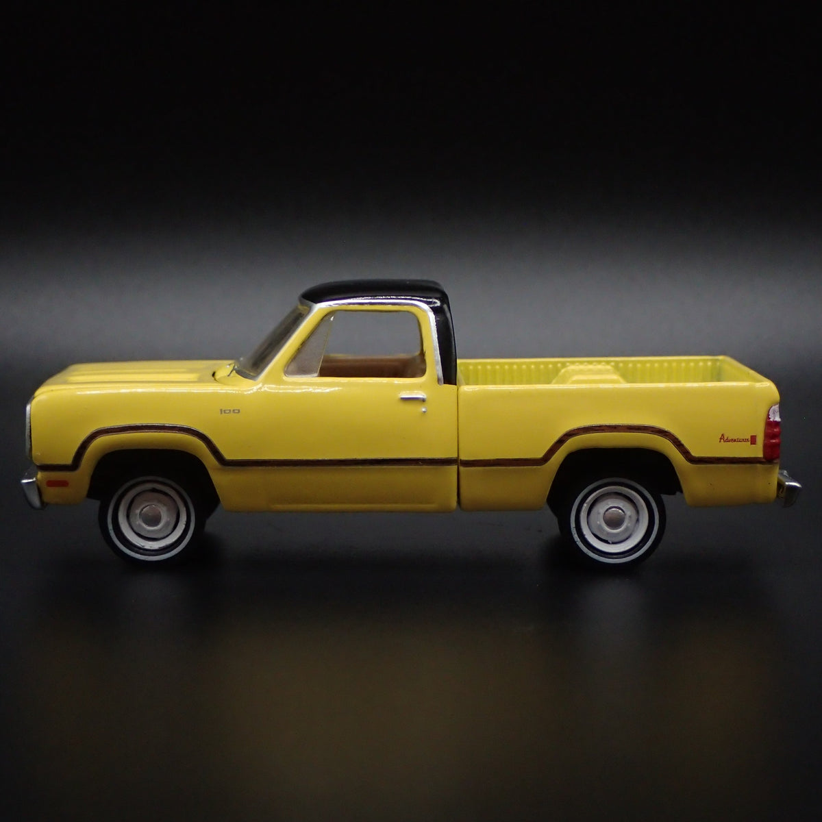 1972 72 DODGE ADVENTURER SE PICKUP TRUCK 1/64 SCALE DIORAMA DIECAST MODEL CAR-Burning Rubber Toy Company