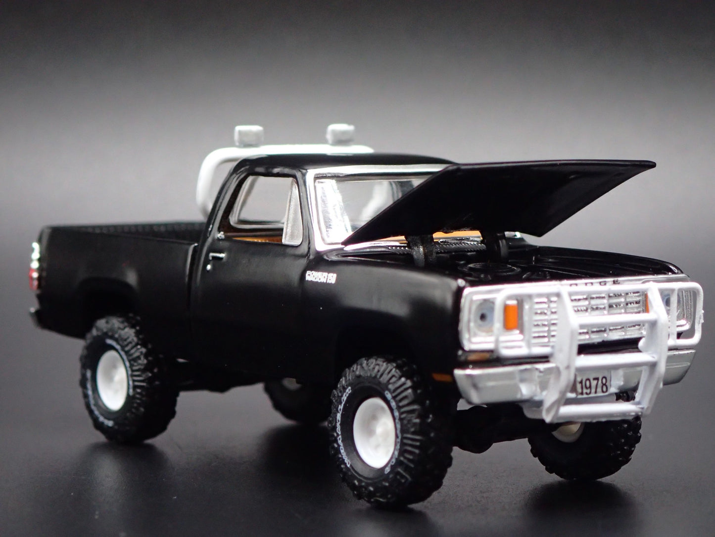 1978 78 DODGE 150 POWER WAGON PICKUP TRUCK. 1/64 SCALE DIORAMA DIECAST MODEL CAR