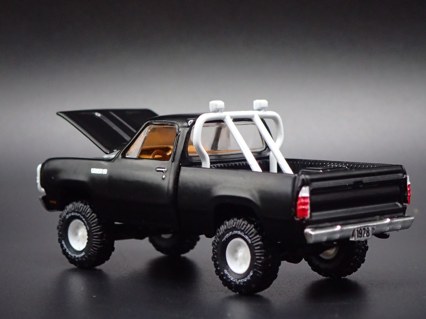 1978 78 DODGE 150 POWER WAGON PICKUP TRUCK. 1/64 SCALE DIORAMA DIECAST MODEL CAR