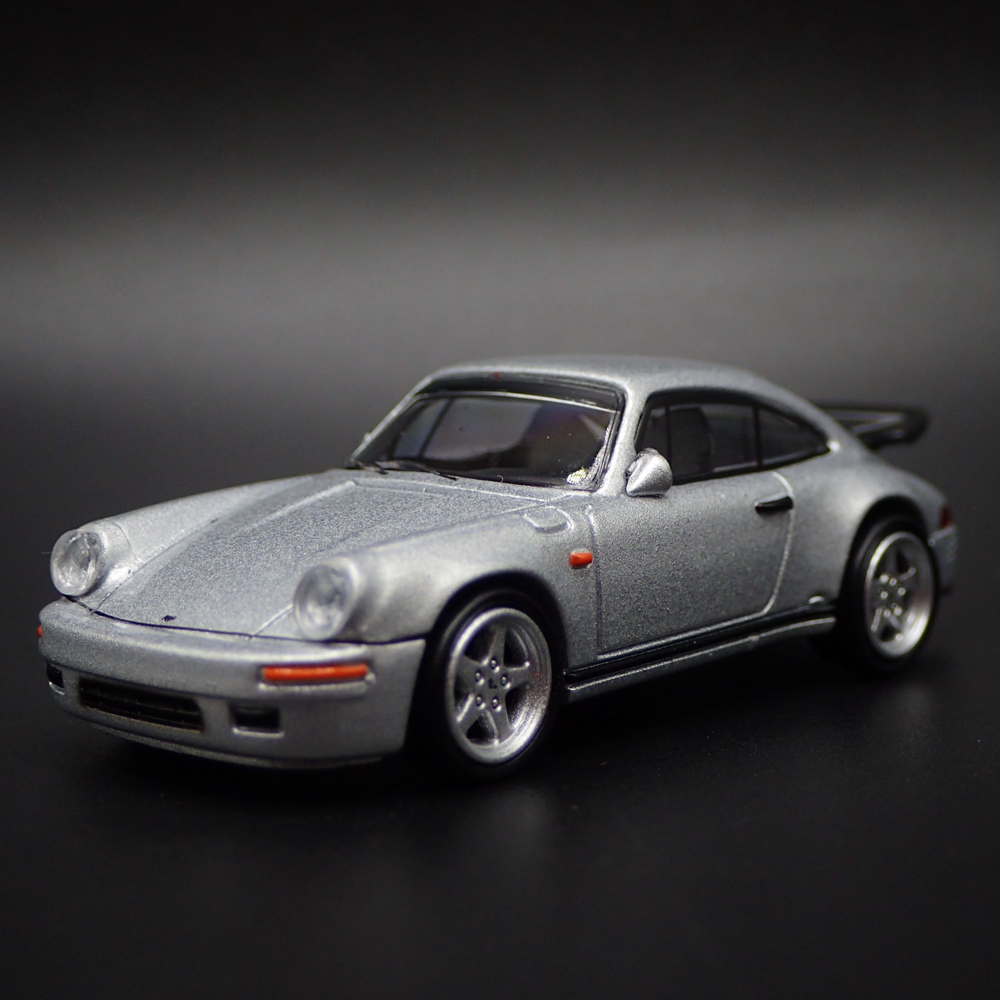 1987-1996 PORSCHE 911 CARRERA 3.2 RUF CTR 1:64 SCALE DIORAMA DIECAST MODEL CAR